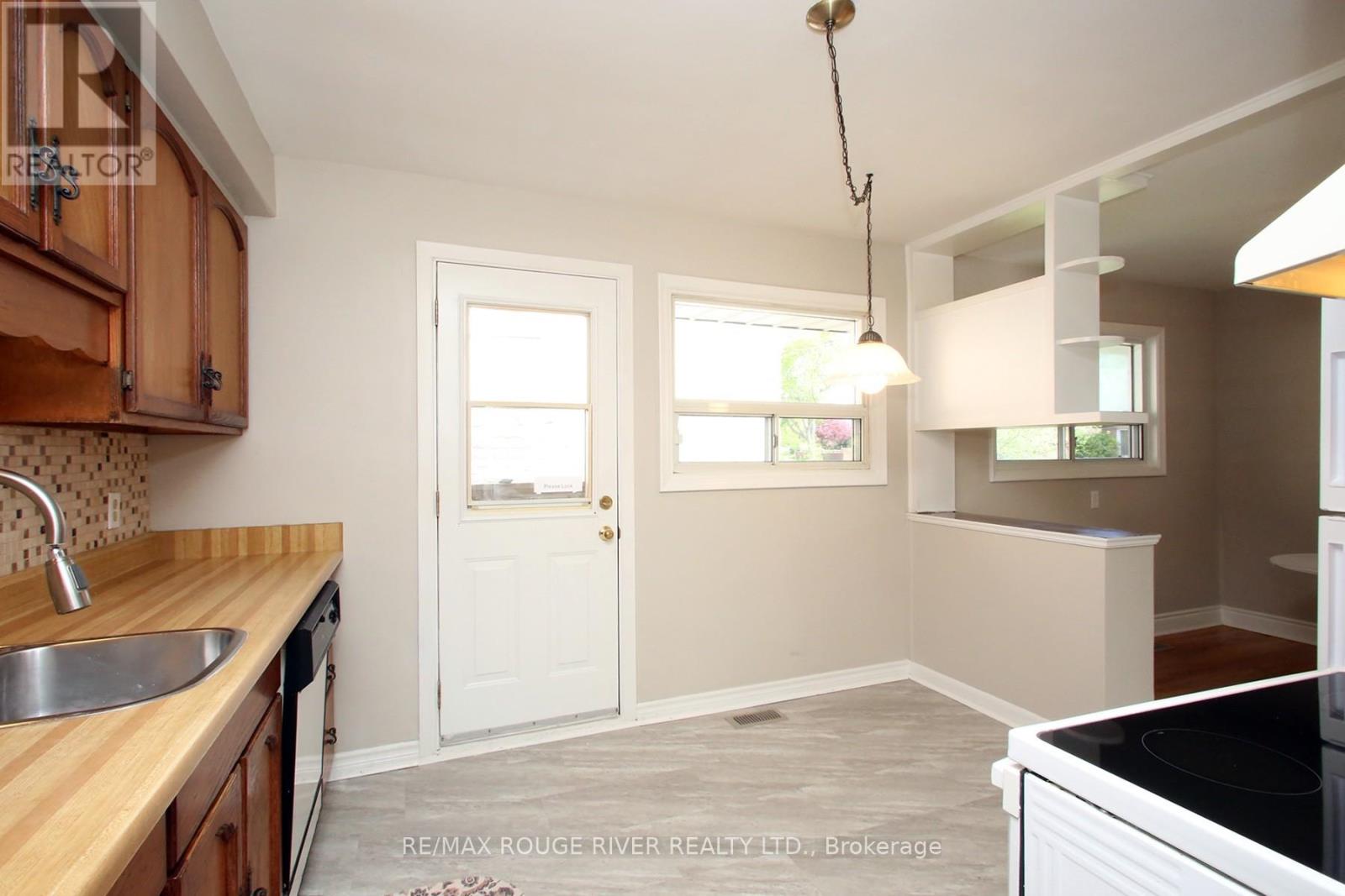 19 Thornbeck Drive, Toronto, Ontario  M1G 2J7 - Photo 11 - E13155022