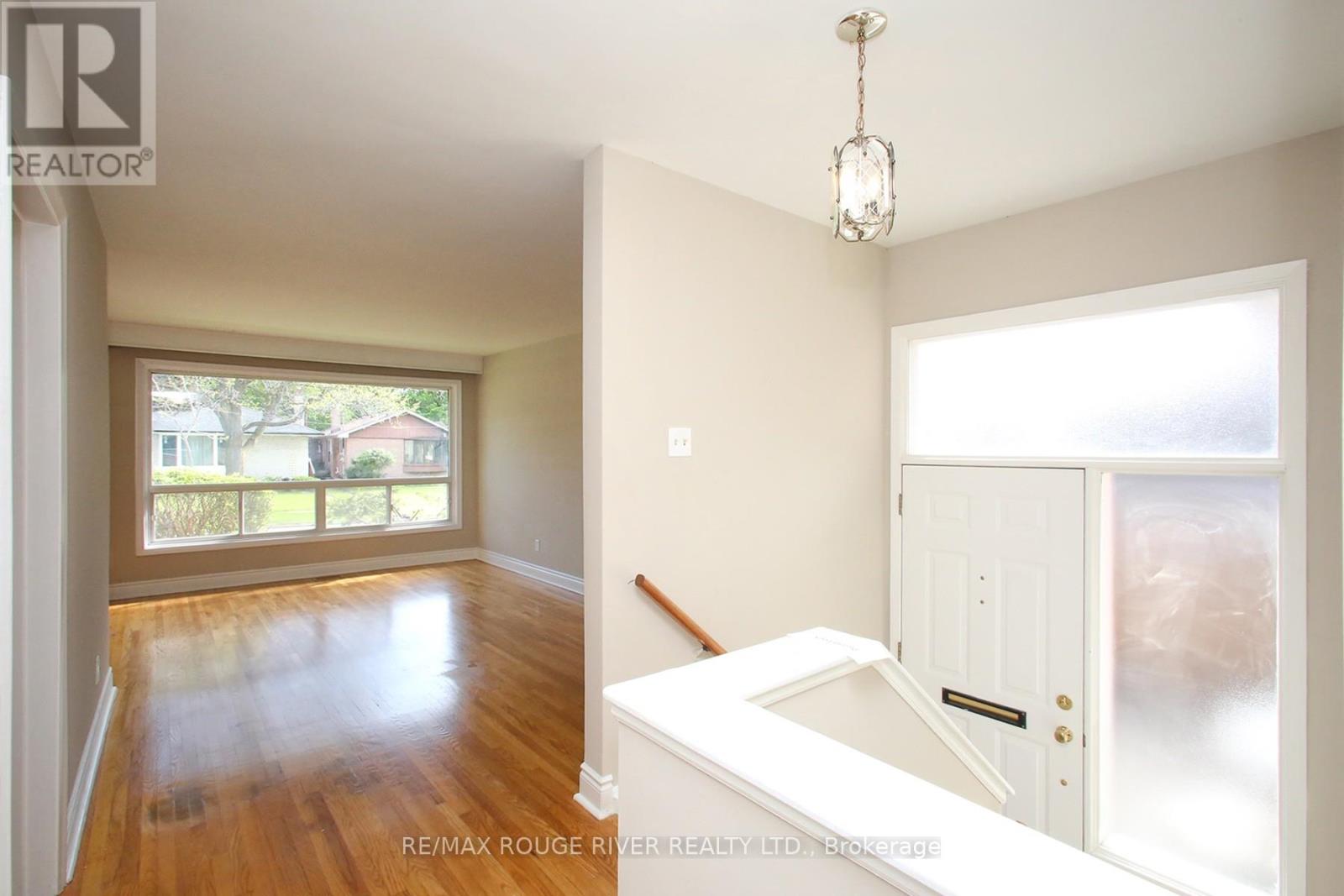 19 Thornbeck Drive, Toronto, Ontario  M1G 2J7 - Photo 8 - E13155022