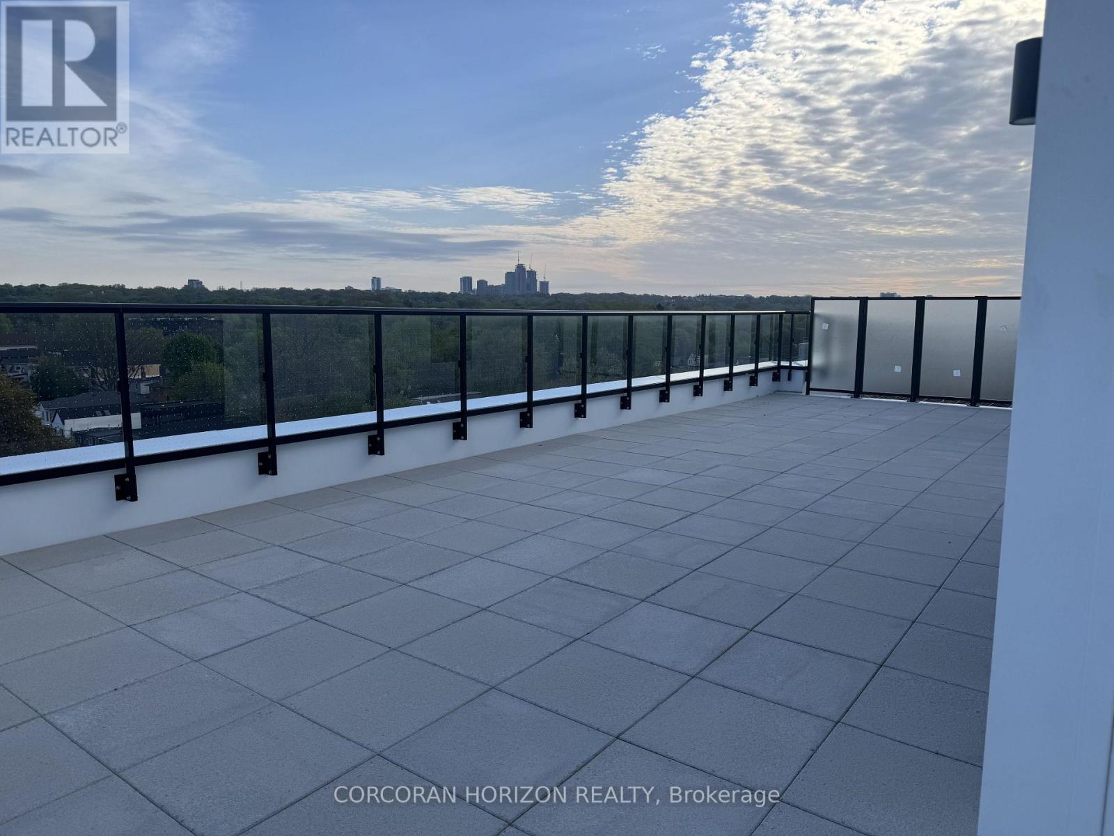 819 - 1050 Eastern Avenue, Toronto, Ontario  M4L 0B7 - Photo 17 - E13155040
