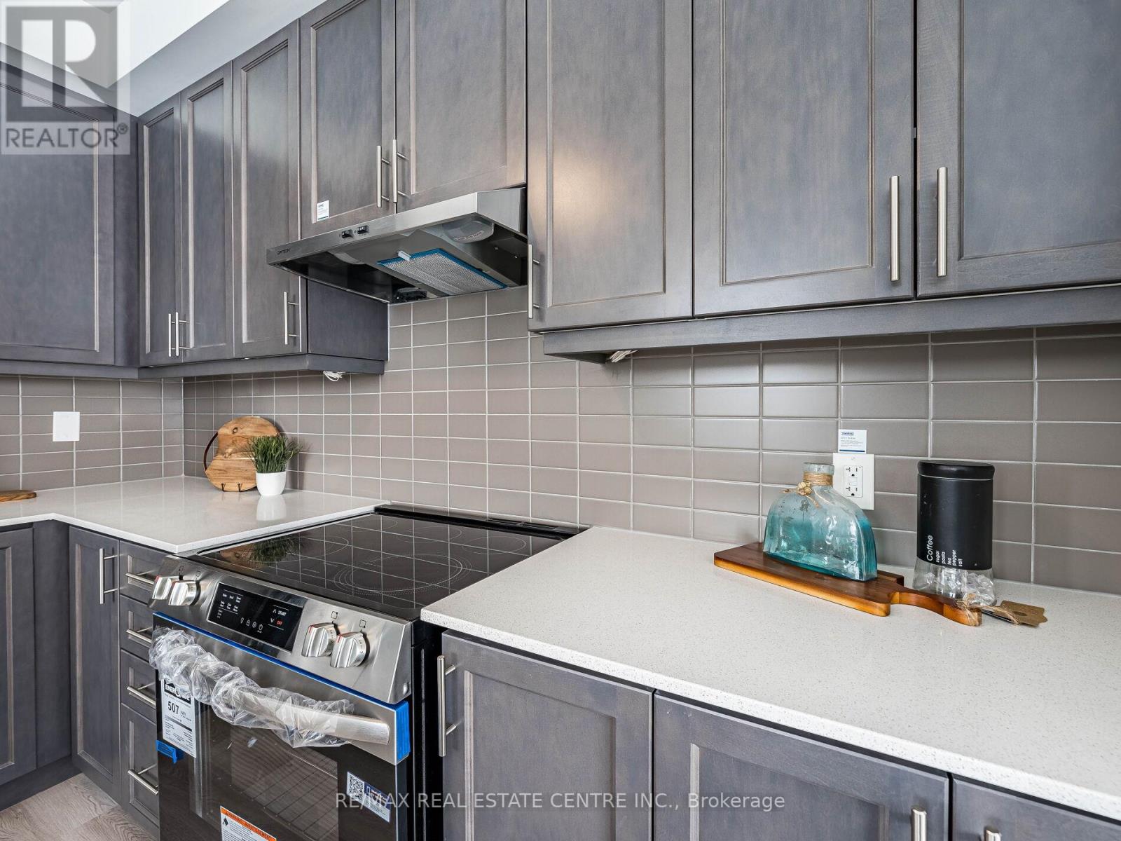 553 Ted Marks Drive, Oshawa, Ontario  L1L 0X3 - Photo 24 - E13155048