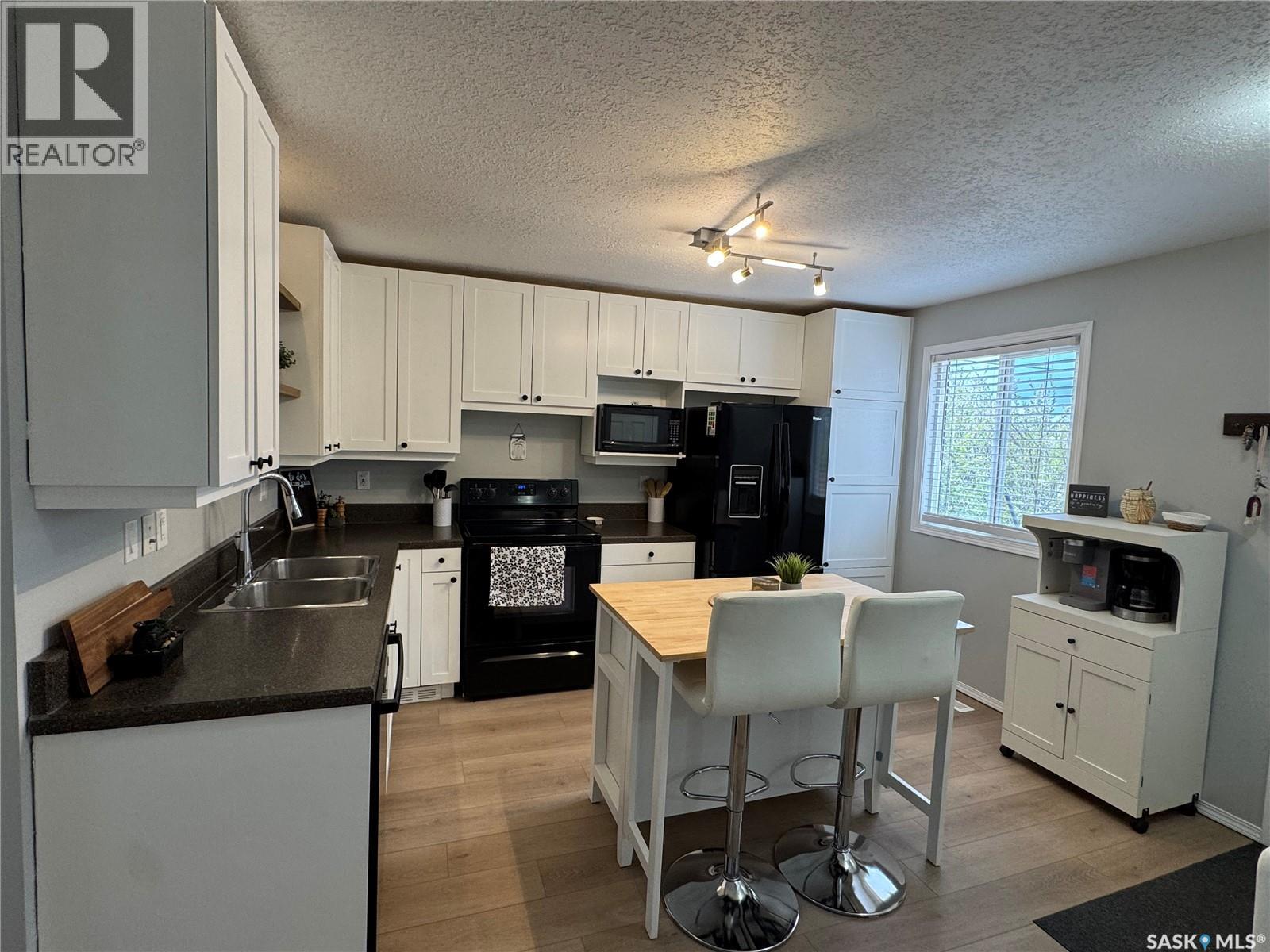43 Marshall Crescent, Regina, Saskatchewan  S4R 4Y8 - Photo 4 - SK036670