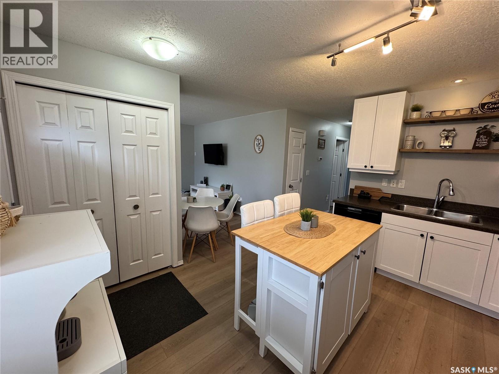 43 Marshall Crescent, Regina, Saskatchewan  S4R 4Y8 - Photo 7 - SK036670