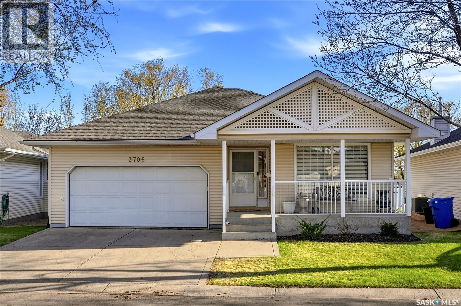 3706 Queens GATE, Regina, Saskatchewan