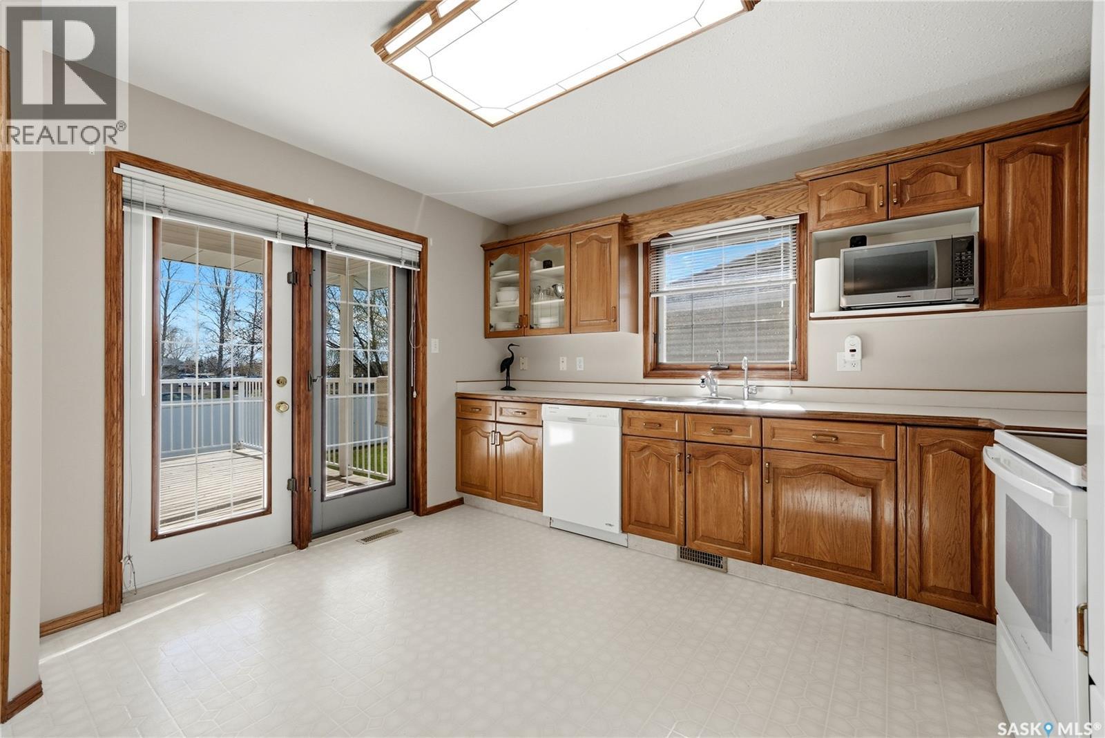3706 Queens Gate, Regina, Saskatchewan  S4S 7J1 - Photo 10 - SK036595