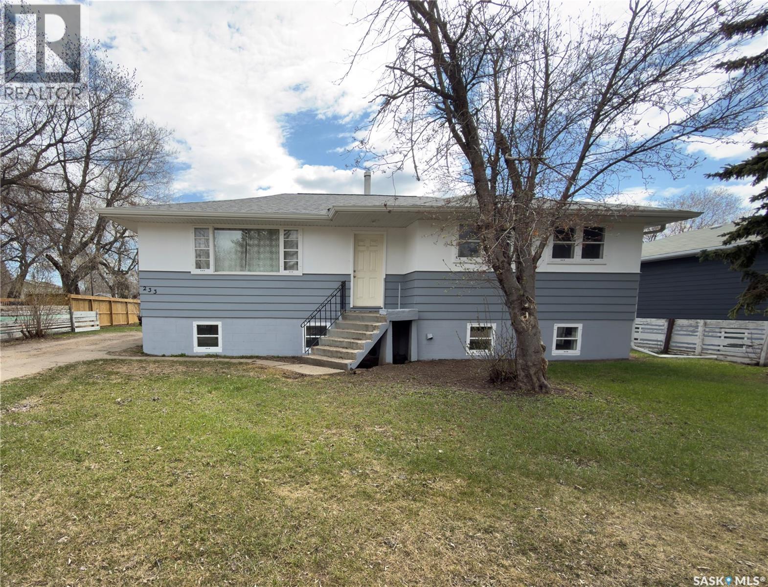 233 23rd STREET W, Prince Albert, Saskatchewan