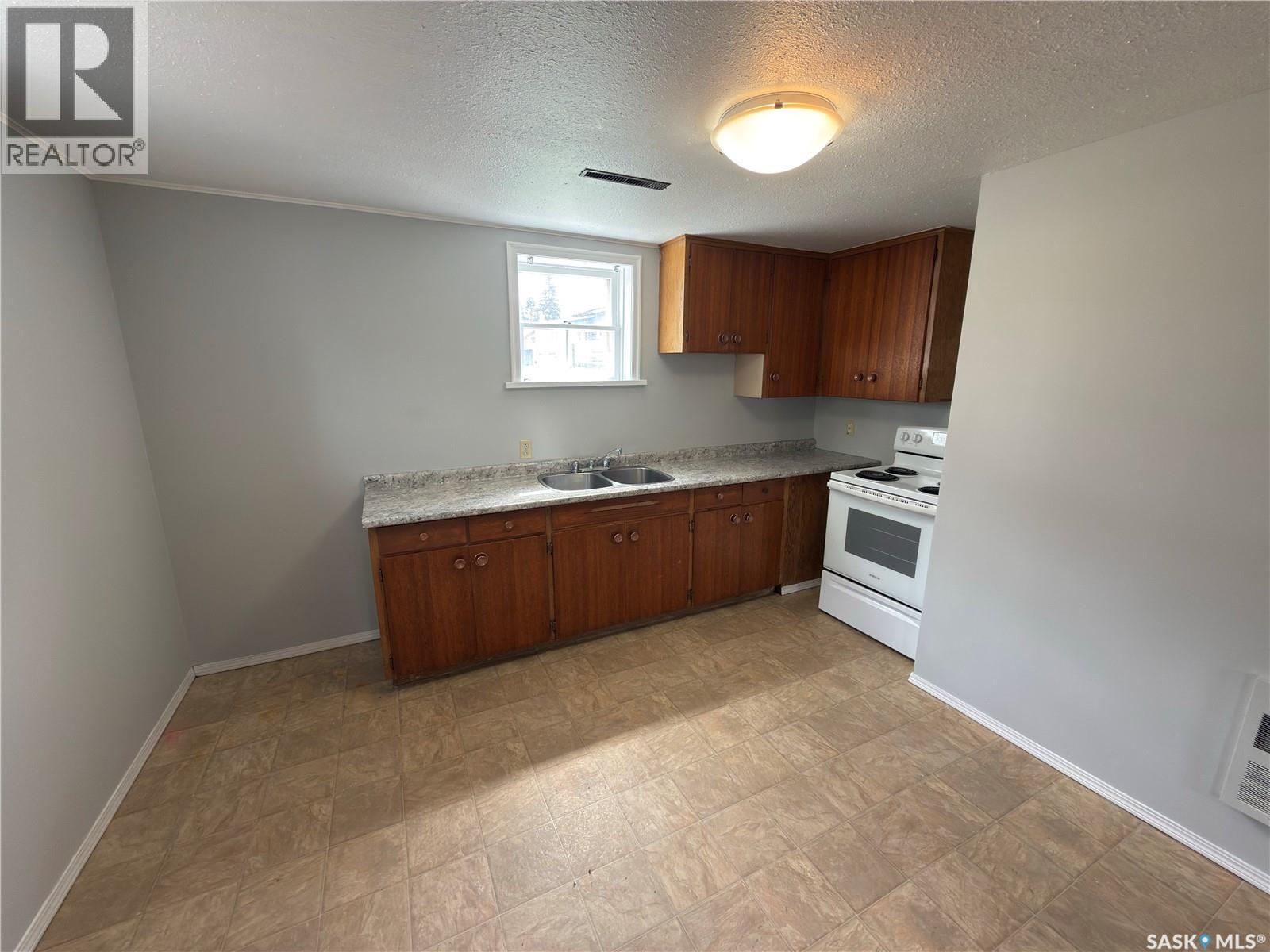 233 23rd Street W, Prince Albert, Saskatchewan  S6V 4L7 - Photo 14 - SK036511