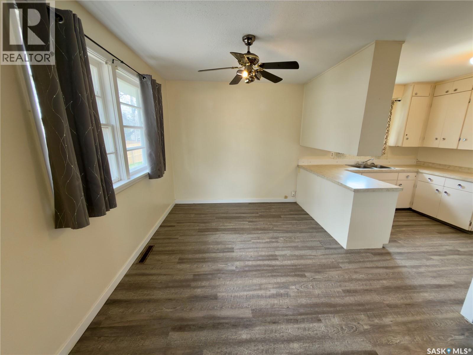 233 23rd Street W, Prince Albert, Saskatchewan  S6V 4L7 - Photo 4 - SK036511
