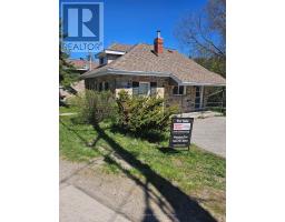 60 WEST ROAD W, Huntsville, Ontario
