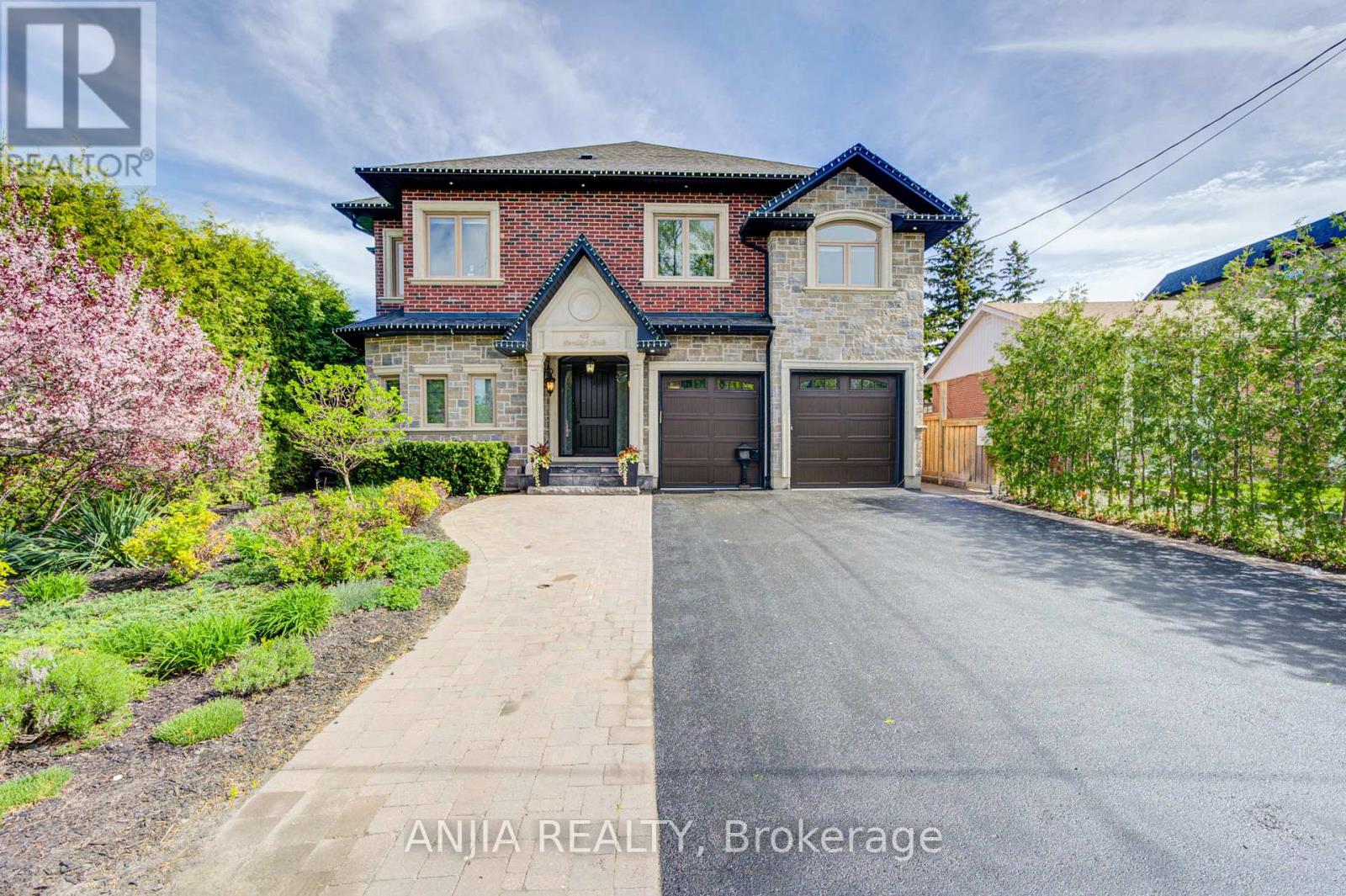 452 Fernleigh Circle S, Richmond Hill, Ontario  L4C 1E6 - Photo 1 - N13154702