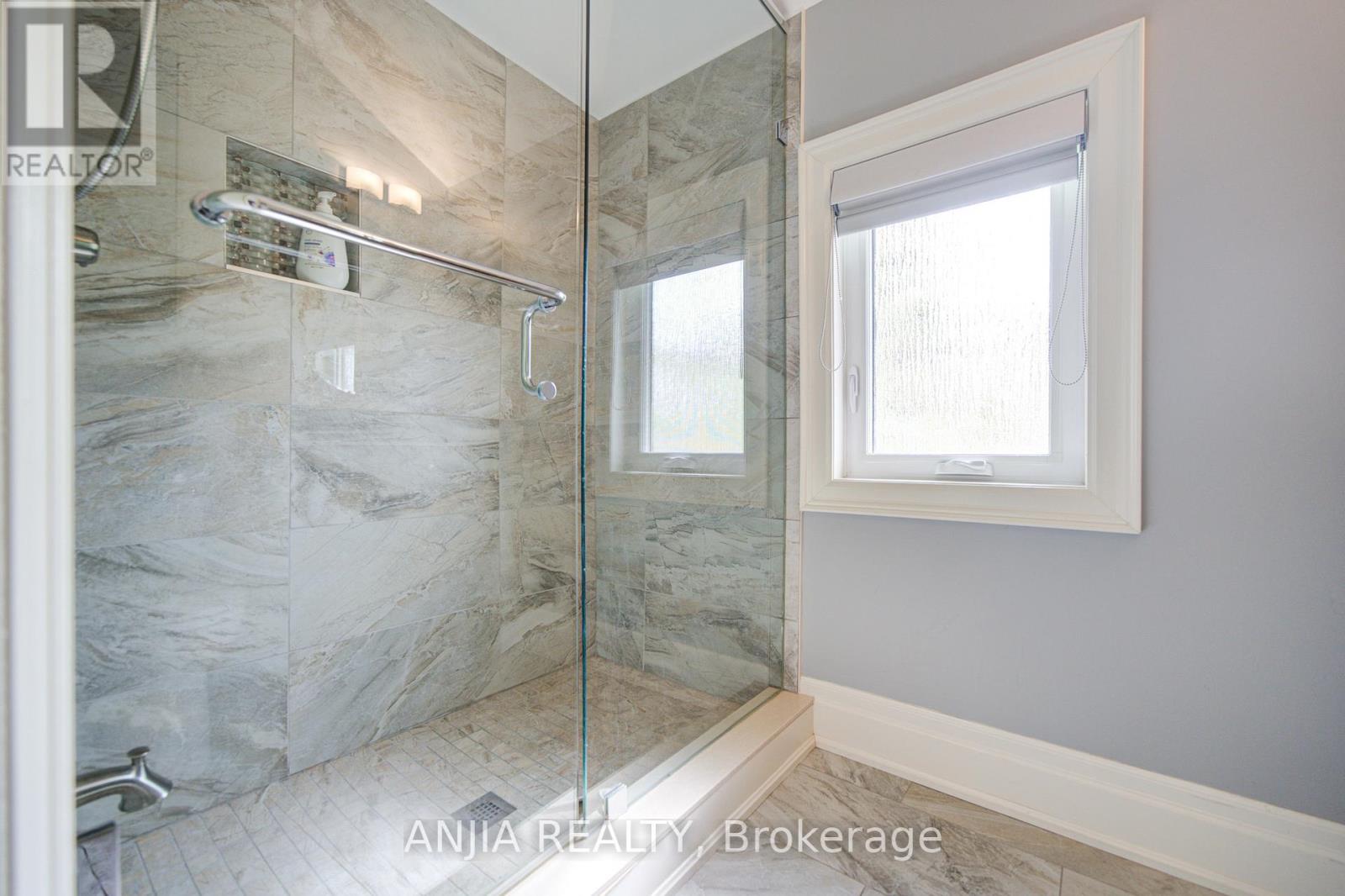 452 Fernleigh Circle S, Richmond Hill, Ontario  L4C 1E6 - Photo 27 - N13154702