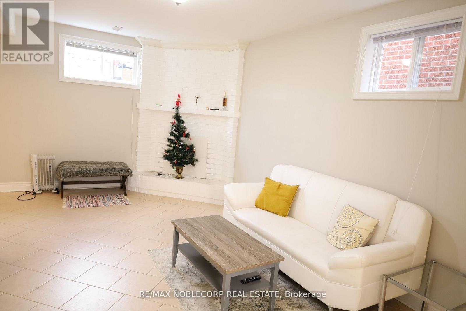 Lower - 5 Twinberry Crescent, Vaughan, Ontario  L4L 3X5 - Photo 2 - N13154806