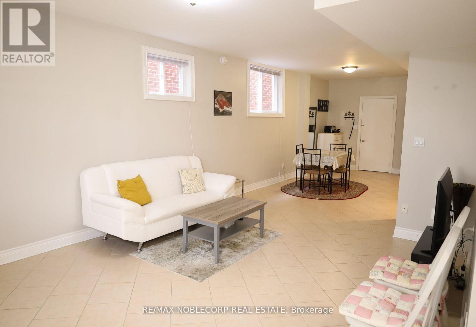 Lower - 5 Twinberry Crescent, Vaughan, Ontario  L4L 3X5 - Photo 3 - N13154806