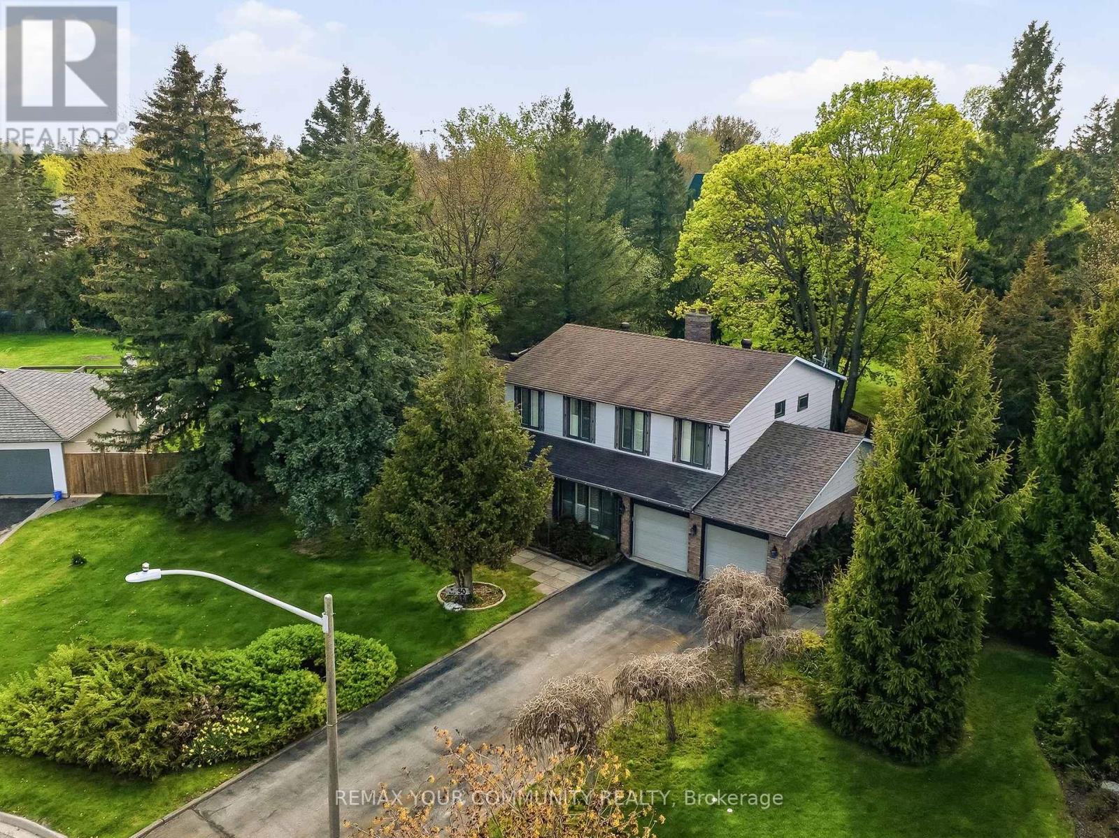 30 CROSSLEY COURT, King, Ontario