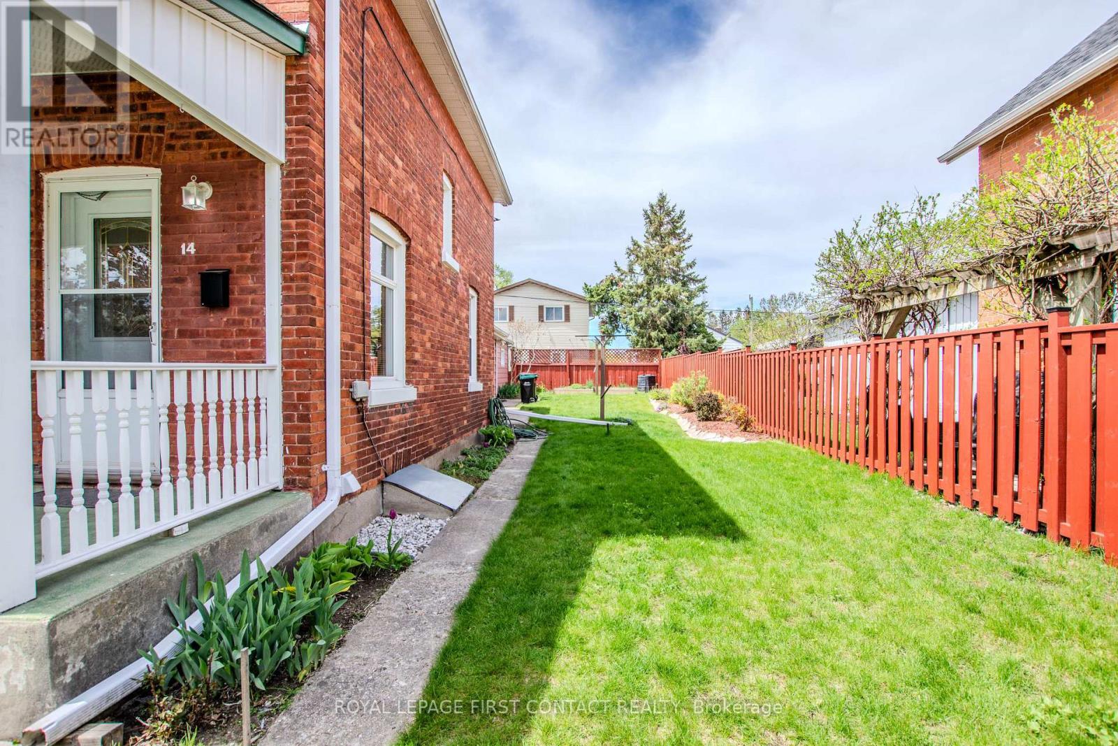 14 Frederick Street, Barrie, Ontario  L4N 2L5 - Photo 4 - S13154886