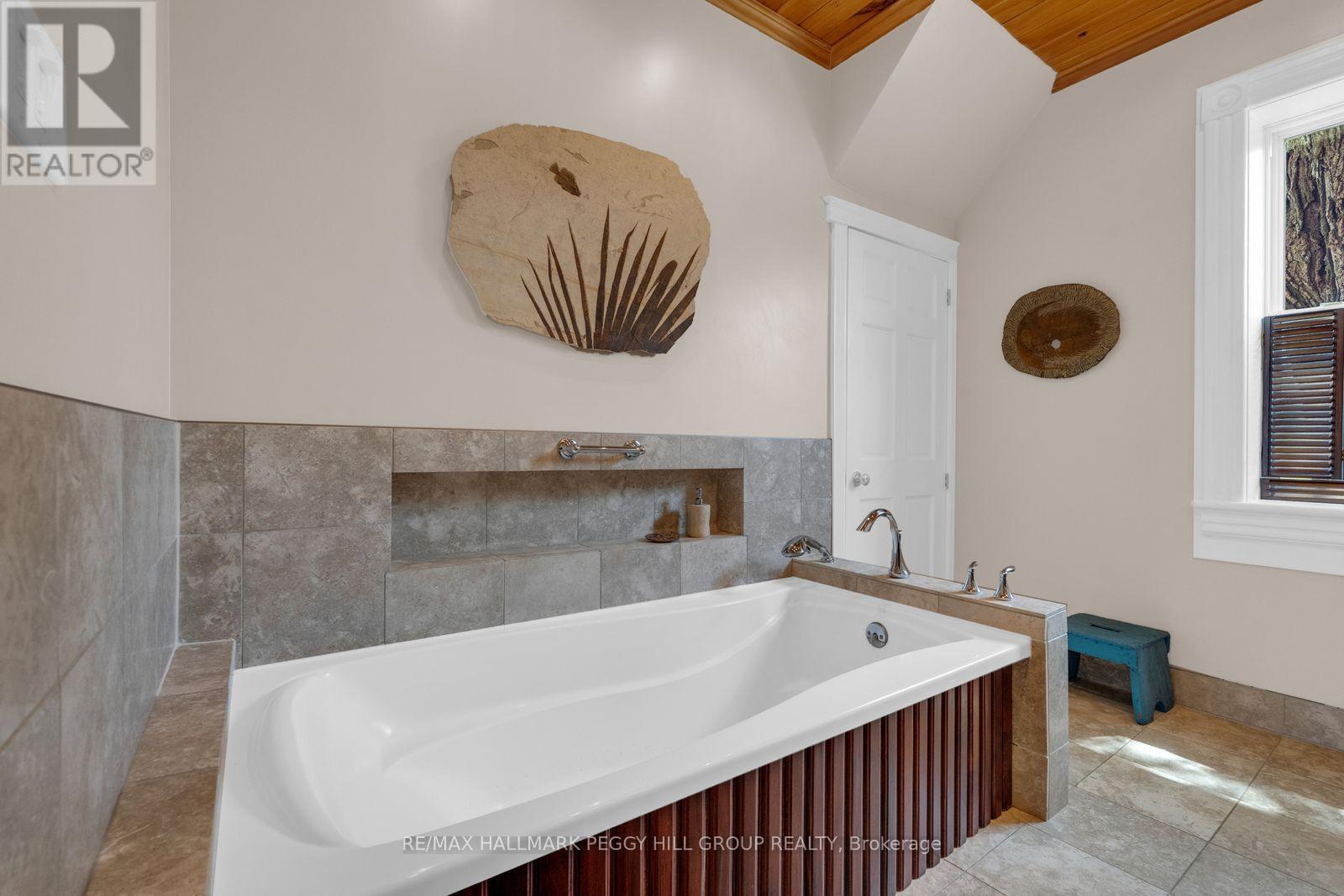 10195 Highway 12 W, Oro-Medonte, Ontario  L0K 1E0 - Photo 13 - S13155114