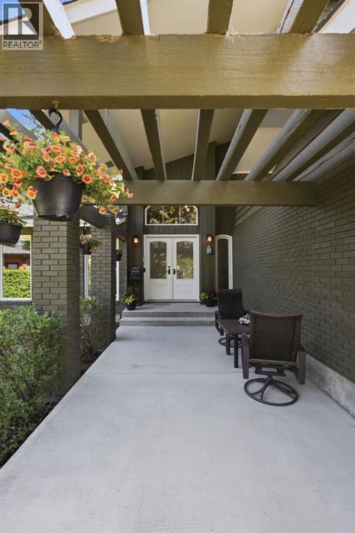 1128 Kildonan Place SW, Calgary, Alberta  T2V 4B1 - Photo 3 - A2312957