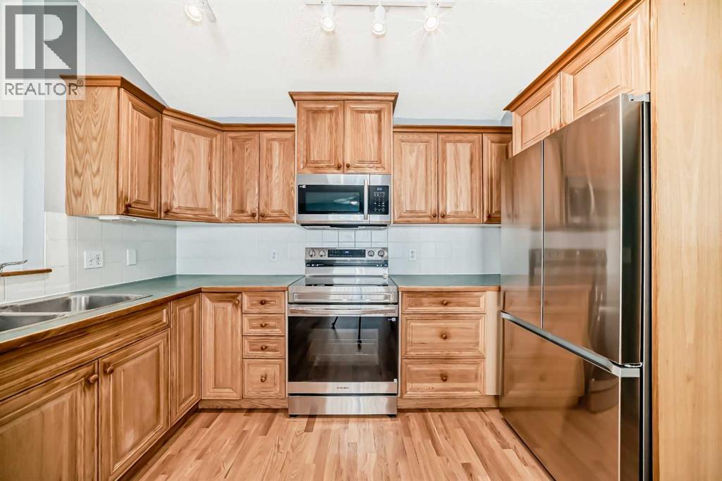 17 Ross Place, Crossfield, Alberta  T0M 0S0 - Photo 3 - A2313239