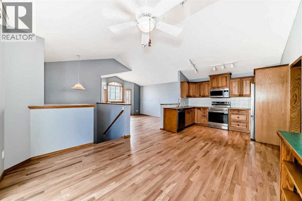 17 Ross Place, Crossfield, Alberta  T0M 0S0 - Photo 8 - A2313239