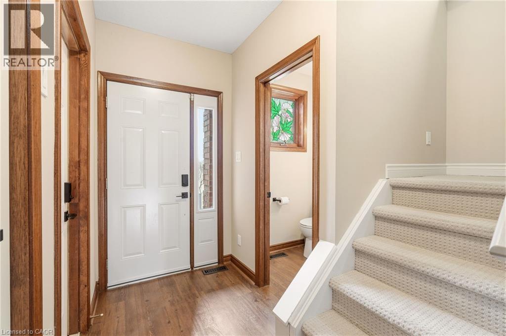 1 Tomahawk Drive, Grimsby, Ontario  L3M 5G4 - Photo 3 - 40831873