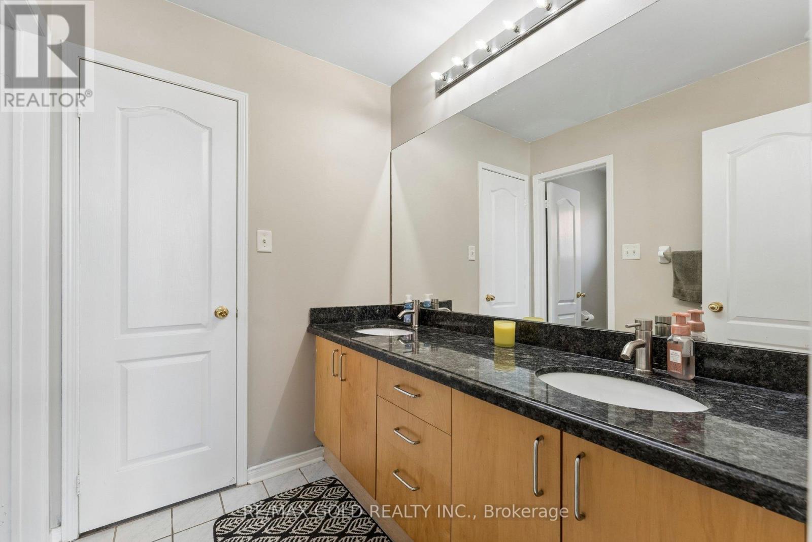 74 Avalanche Crescent, Brampton, Ontario  L6P 1L8 - Photo 19 - W13154750