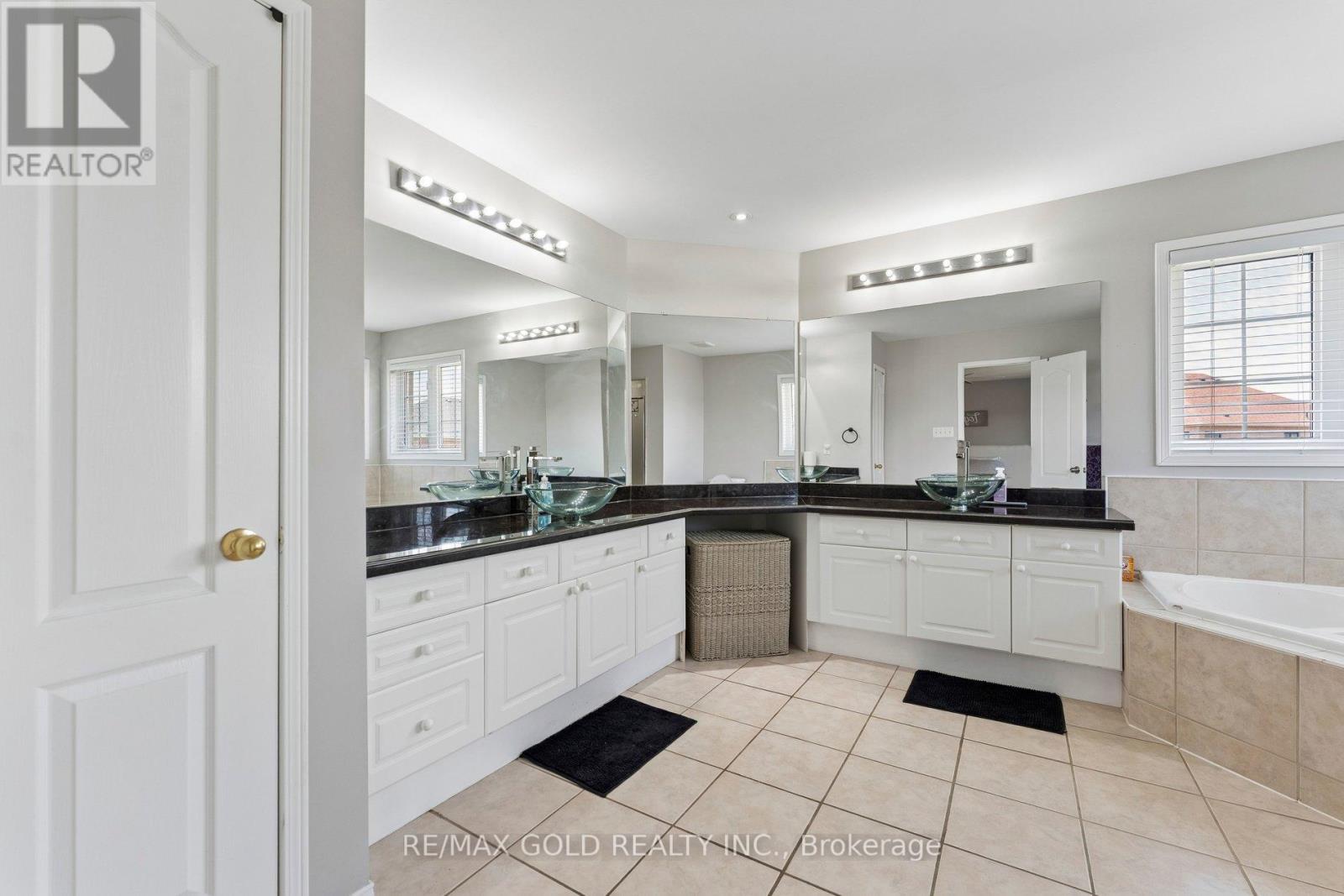 74 Avalanche Crescent, Brampton, Ontario  L6P 1L8 - Photo 26 - W13154750