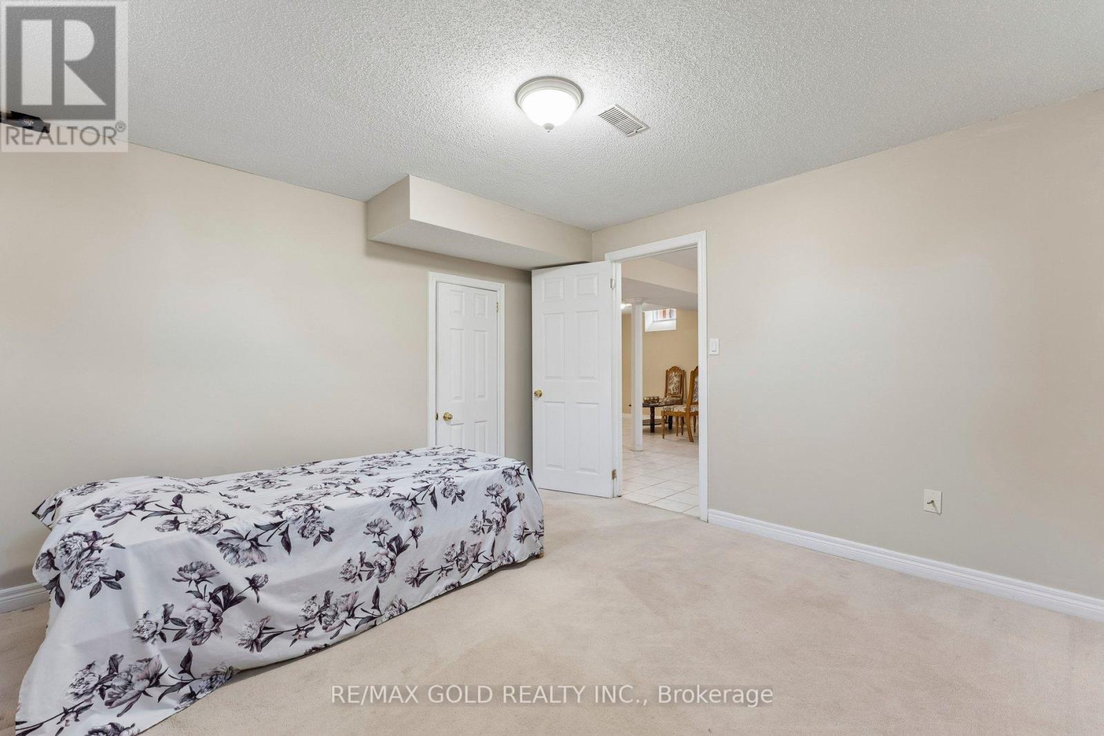 74 Avalanche Crescent, Brampton, Ontario  L6P 1L8 - Photo 39 - W13154750