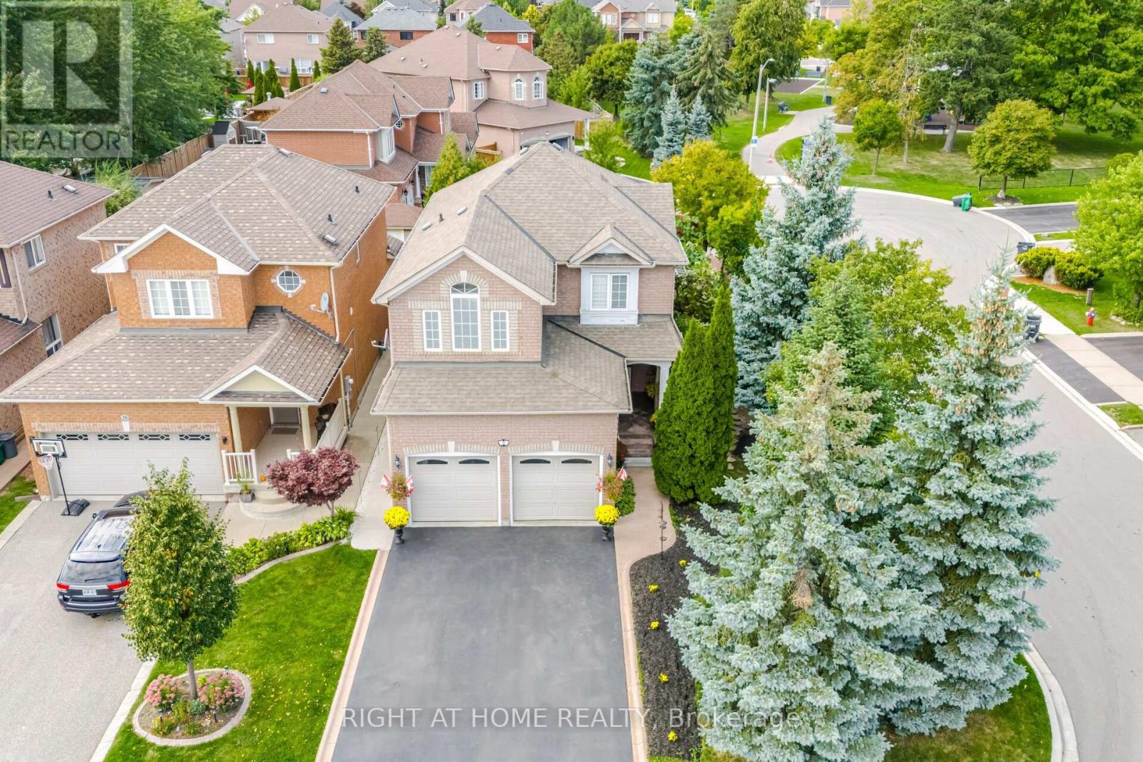 2 Melrose Gardens, Brampton, Ontario  L7A 1J7 - Photo 3 - W13154762