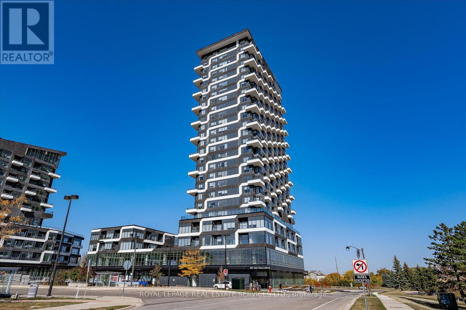 2506 - 297 Oakville Drive, Oakville, Ontario  L6H 3R6 - Photo 1 - W13154810