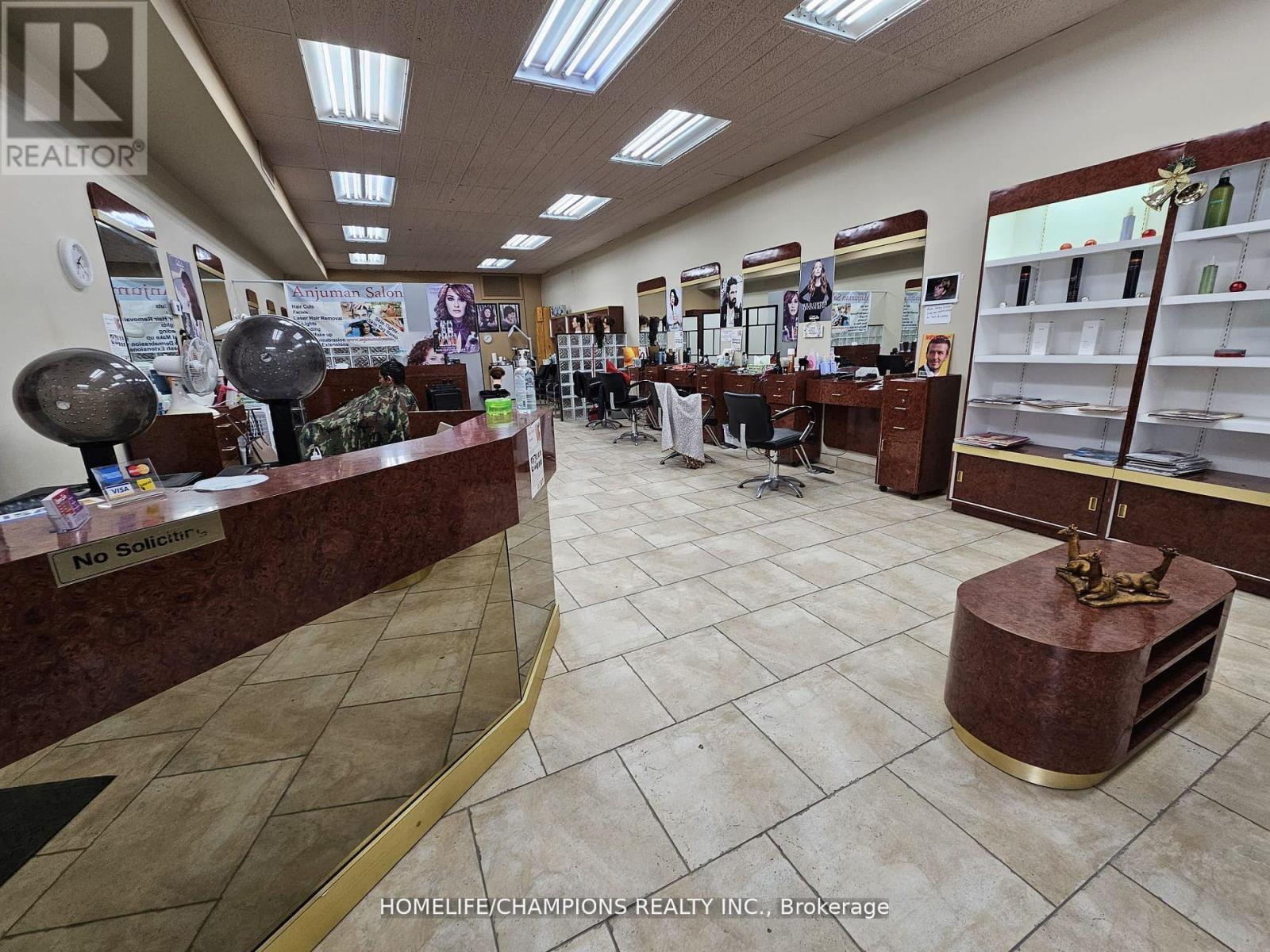 2425 Truscott Drive, Mississauga, Ontario  L5J 2B4 - Photo 4 - W13154836
