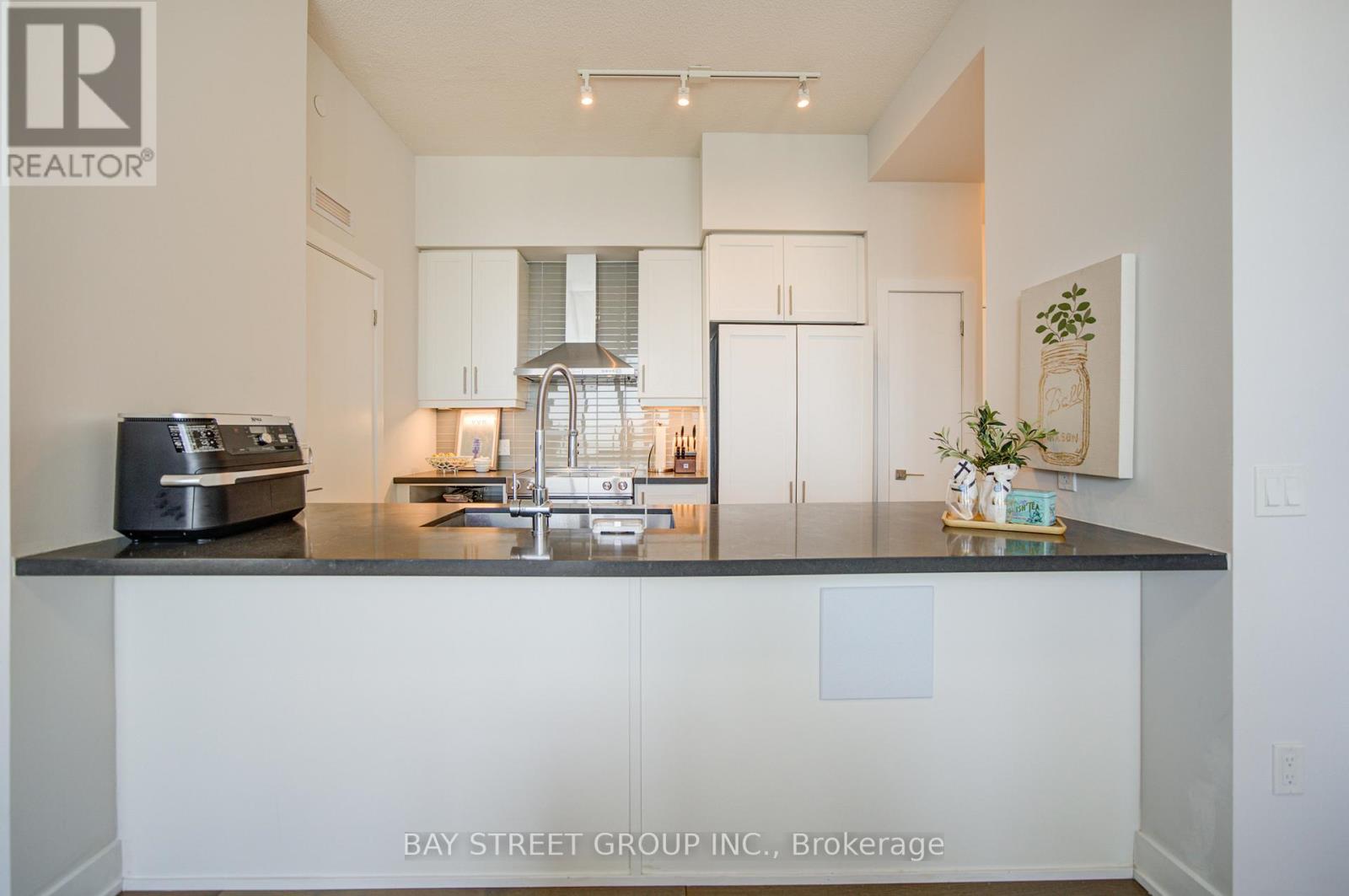 Lph 5 - 4055 Parkside Village Drive, Mississauga, Ontario  L5B 0K8 - Photo 10 - W13154940