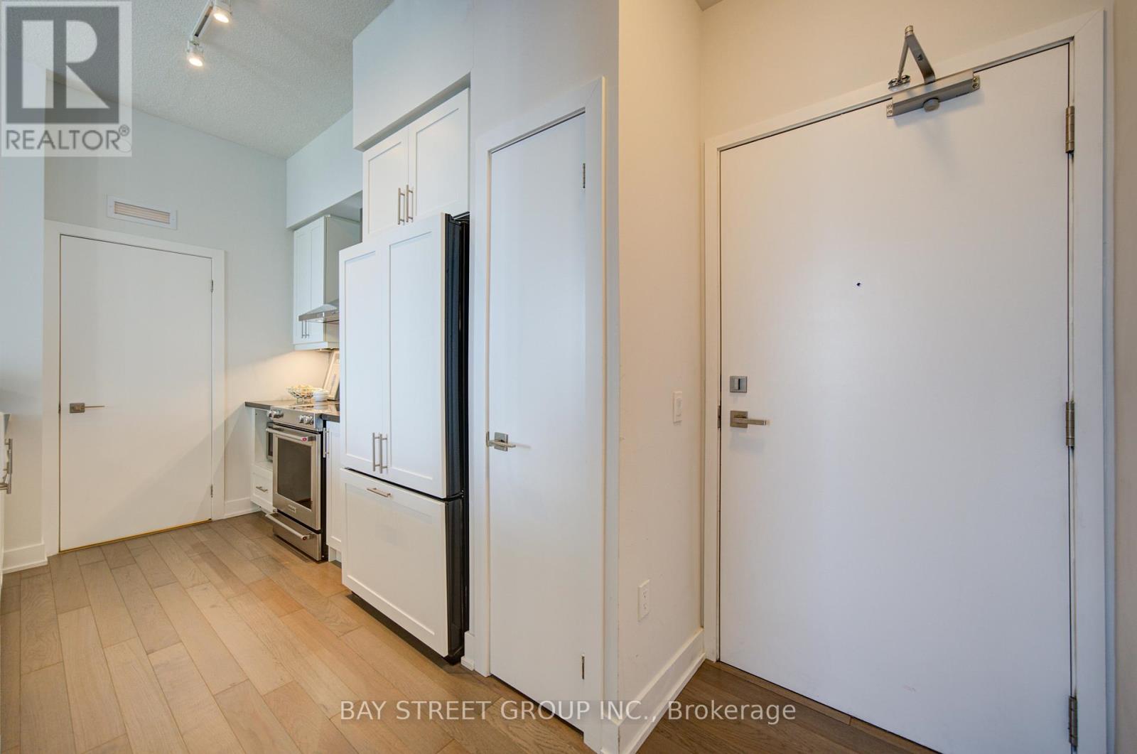 Lph 5 - 4055 Parkside Village Drive, Mississauga, Ontario  L5B 0K8 - Photo 6 - W13154940