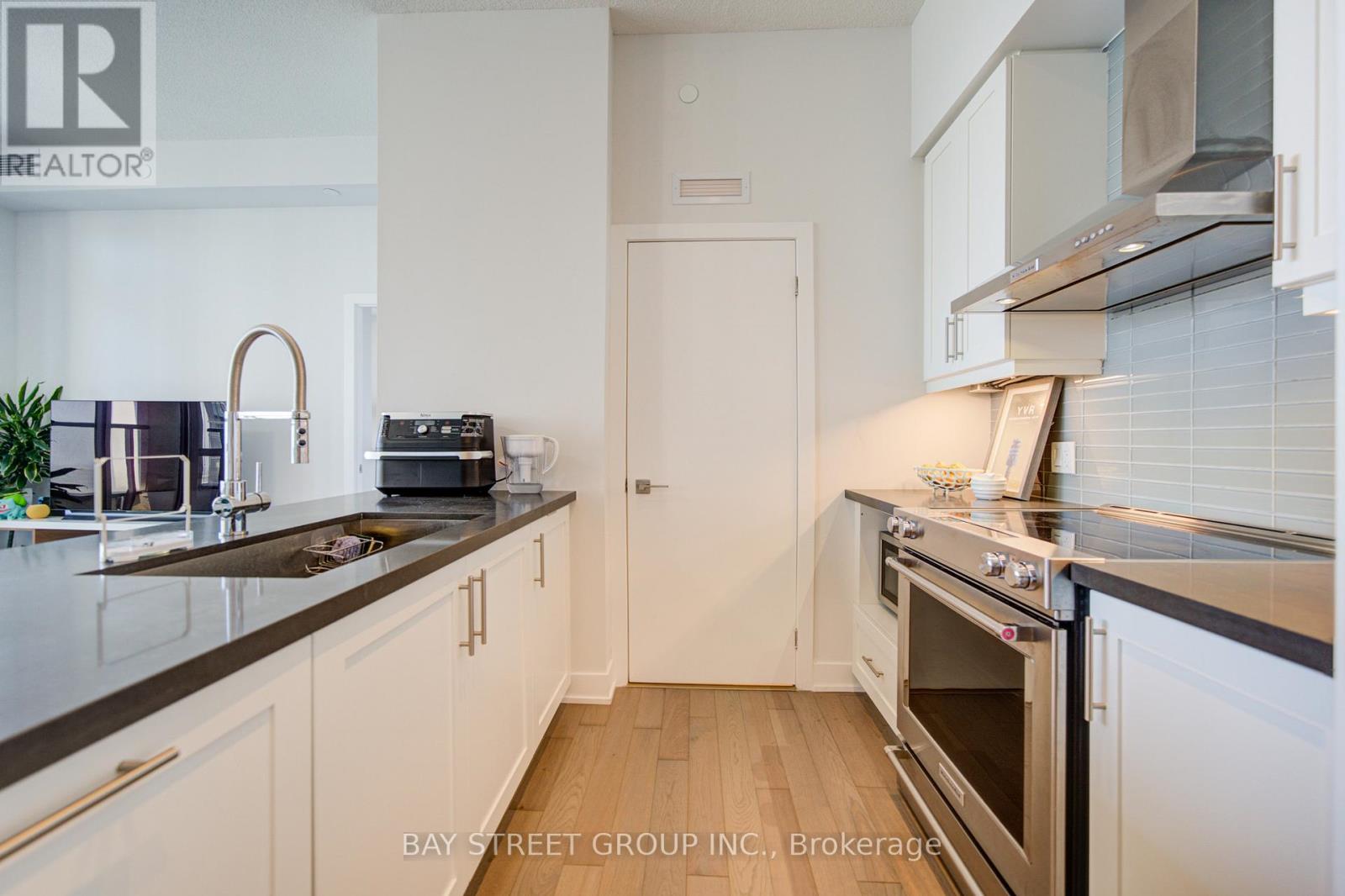 Lph 5 - 4055 Parkside Village Drive, Mississauga, Ontario  L5B 0K8 - Photo 7 - W13154940