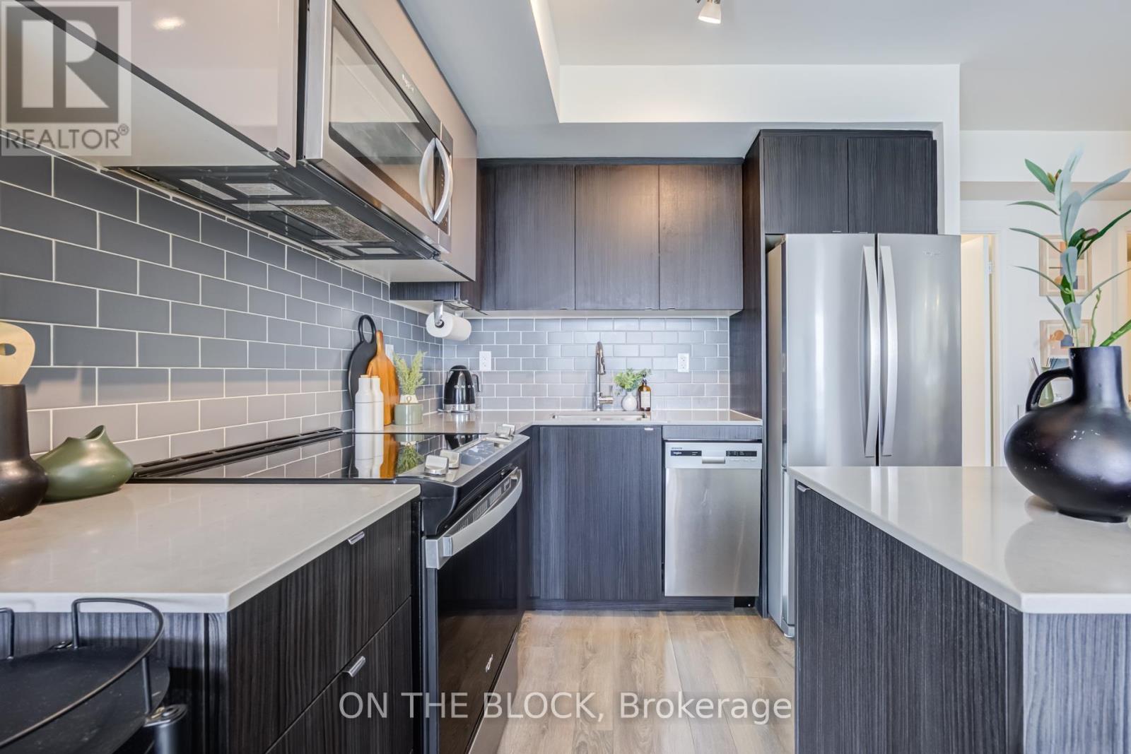 810 - 1461 Lawrence Avenue W, Toronto, Ontario  M6L 0A6 - Photo 8 - W13154952