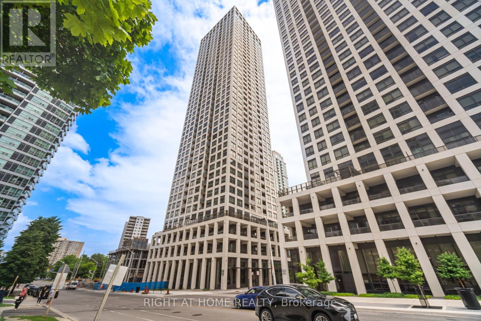 3906 - 30 ELM DRIVE W