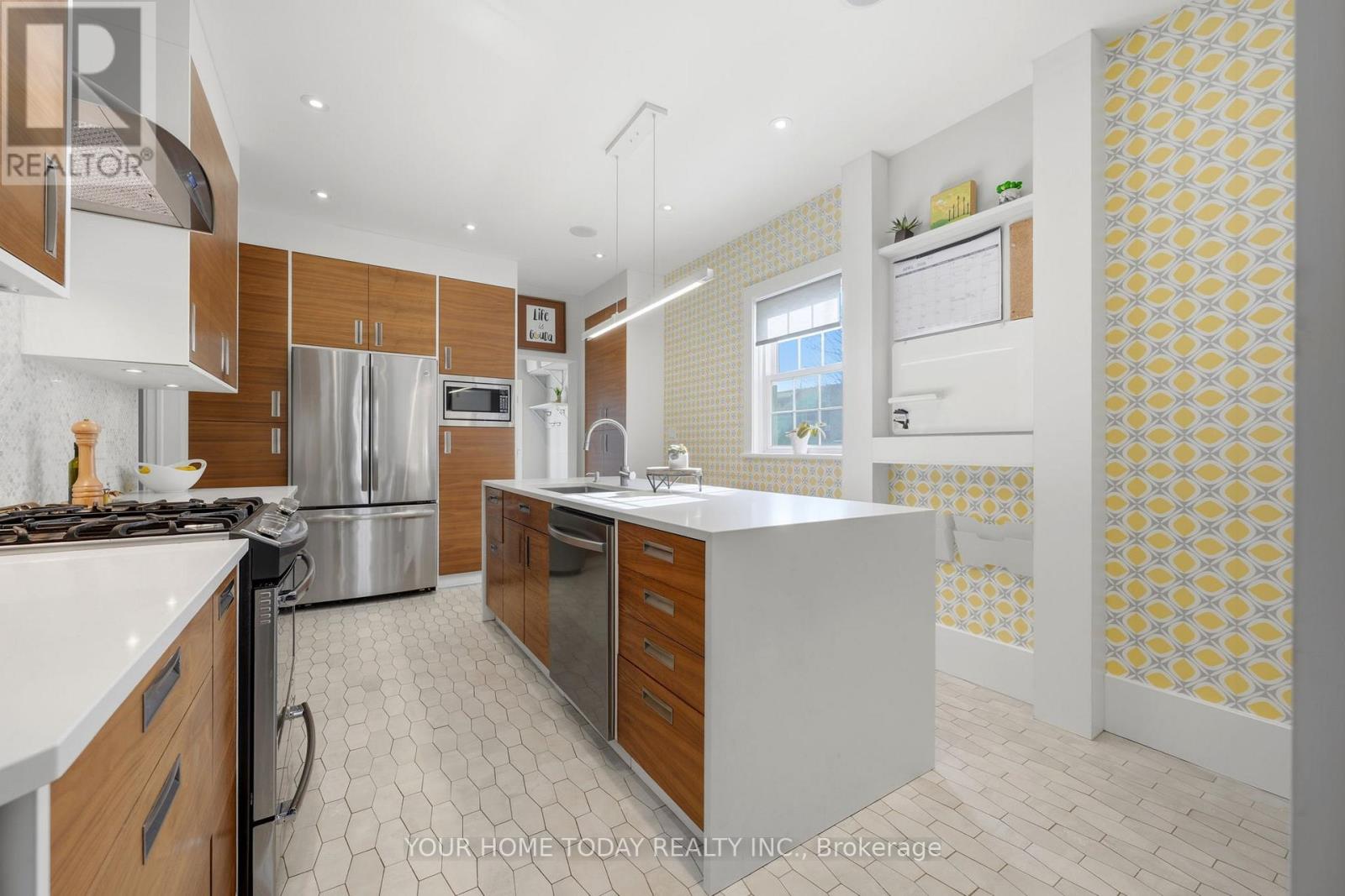 17 Park Avenue, Halton Hills, Ontario  L7J 1Y3 - Photo 10 - W13155072