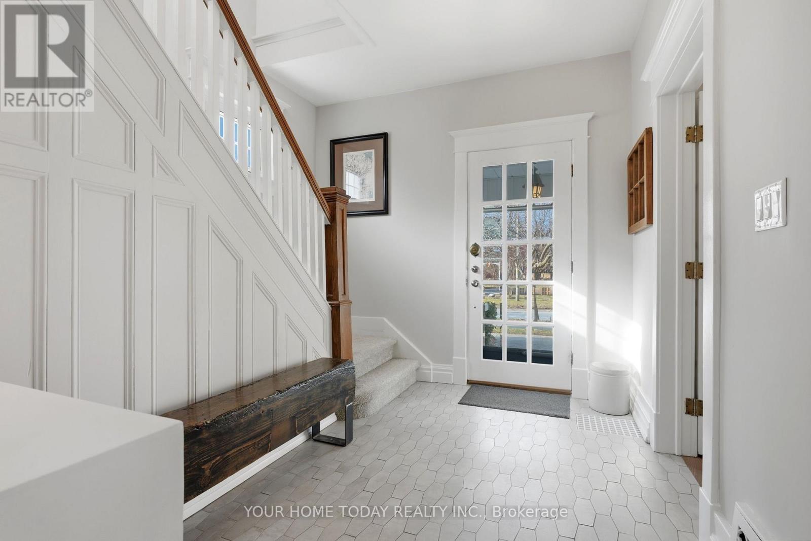 17 Park Avenue, Halton Hills, Ontario  L7J 1Y3 - Photo 6 - W13155072