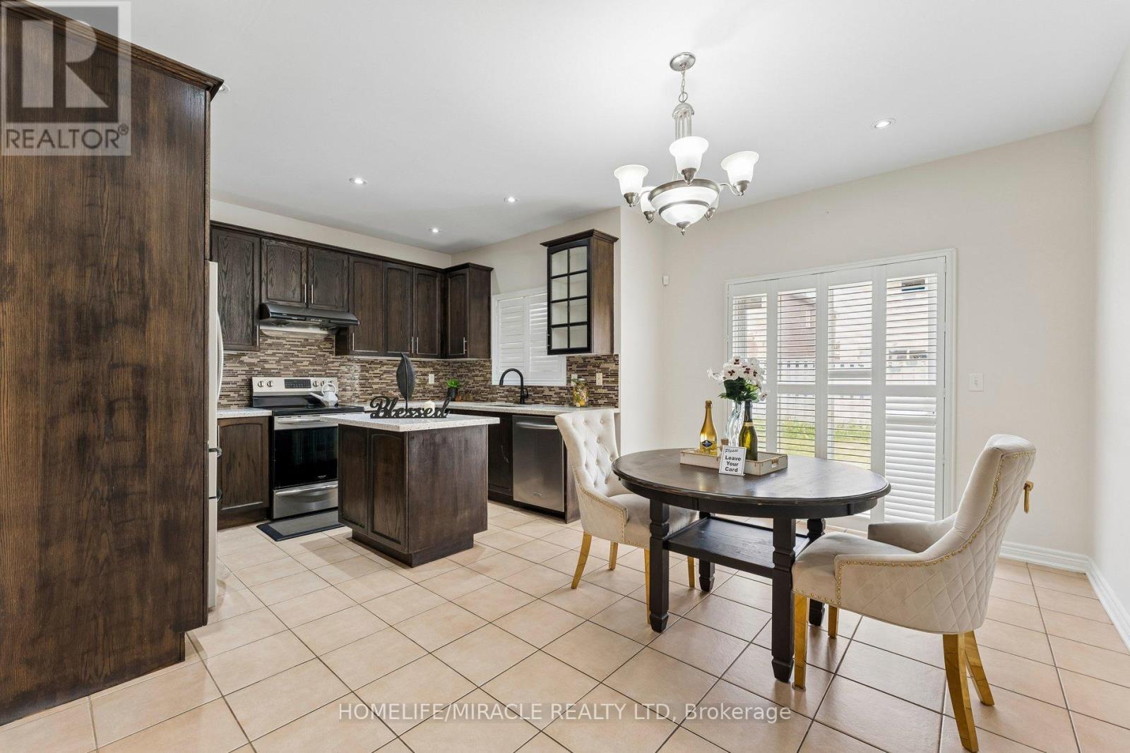 58 Dovehaven Crescent, Brampton, Ontario  L6P 2N8 - Photo 14 - W13155092