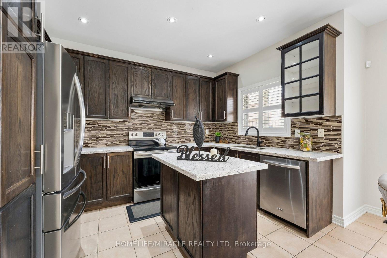 58 Dovehaven Crescent, Brampton, Ontario  L6P 2N8 - Photo 16 - W13155092