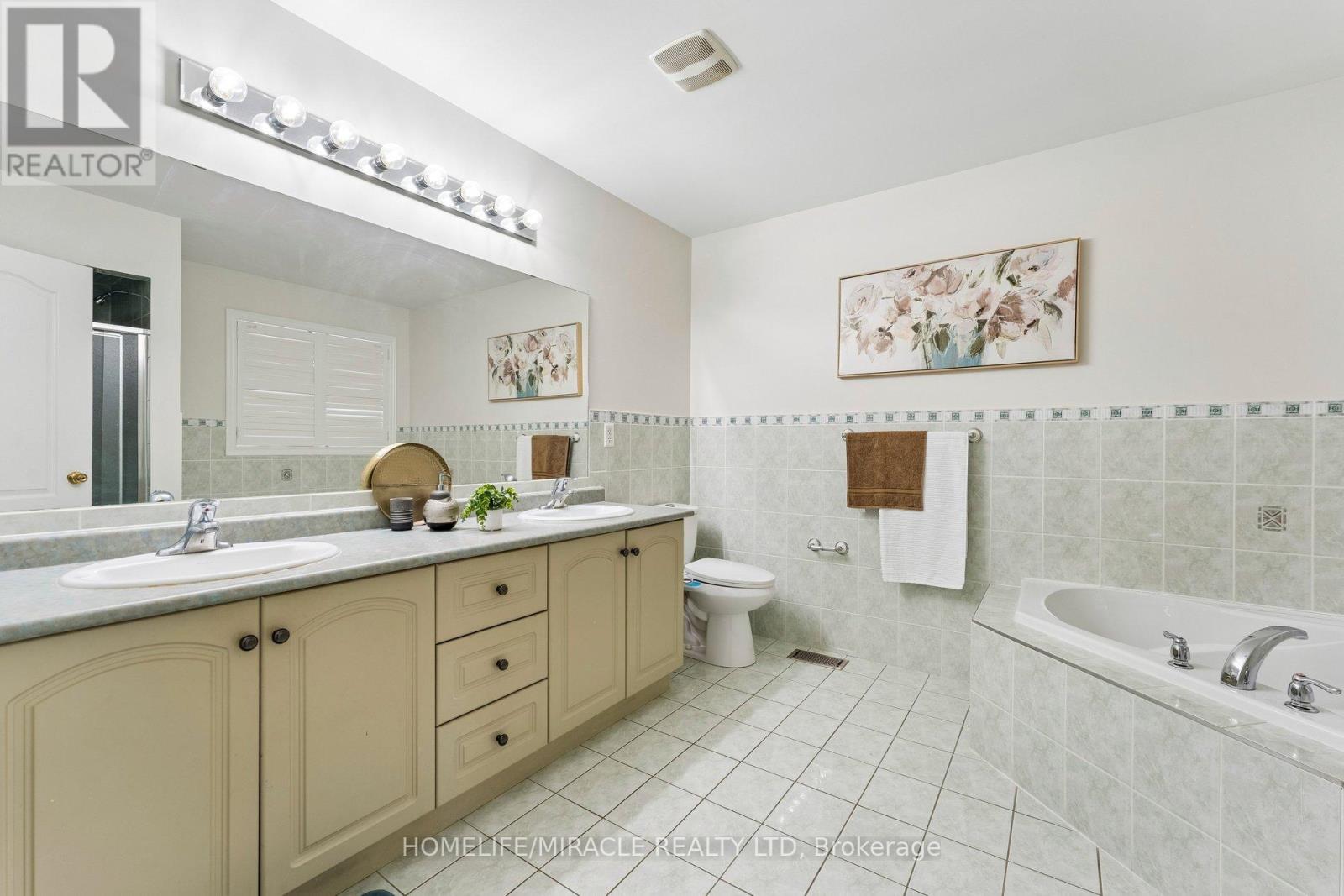 58 Dovehaven Crescent, Brampton, Ontario  L6P 2N8 - Photo 25 - W13155092