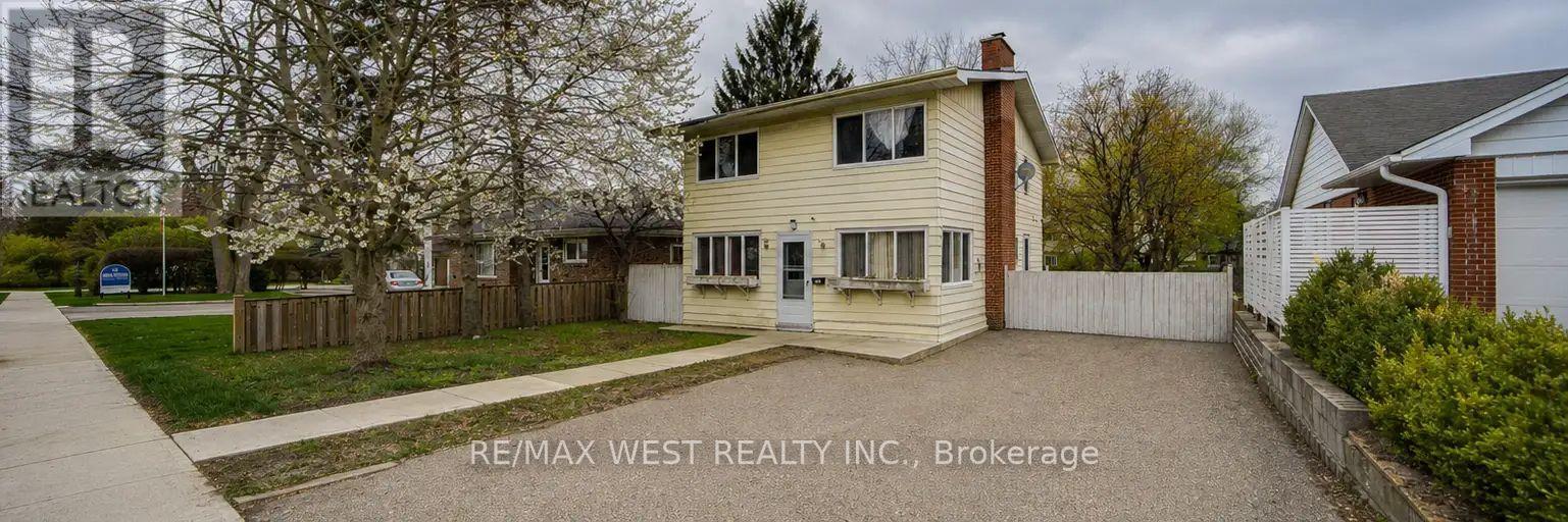 326 Queen Street S, Mississauga, Ontario  L5M 1M2 - Photo 2 - W13155102