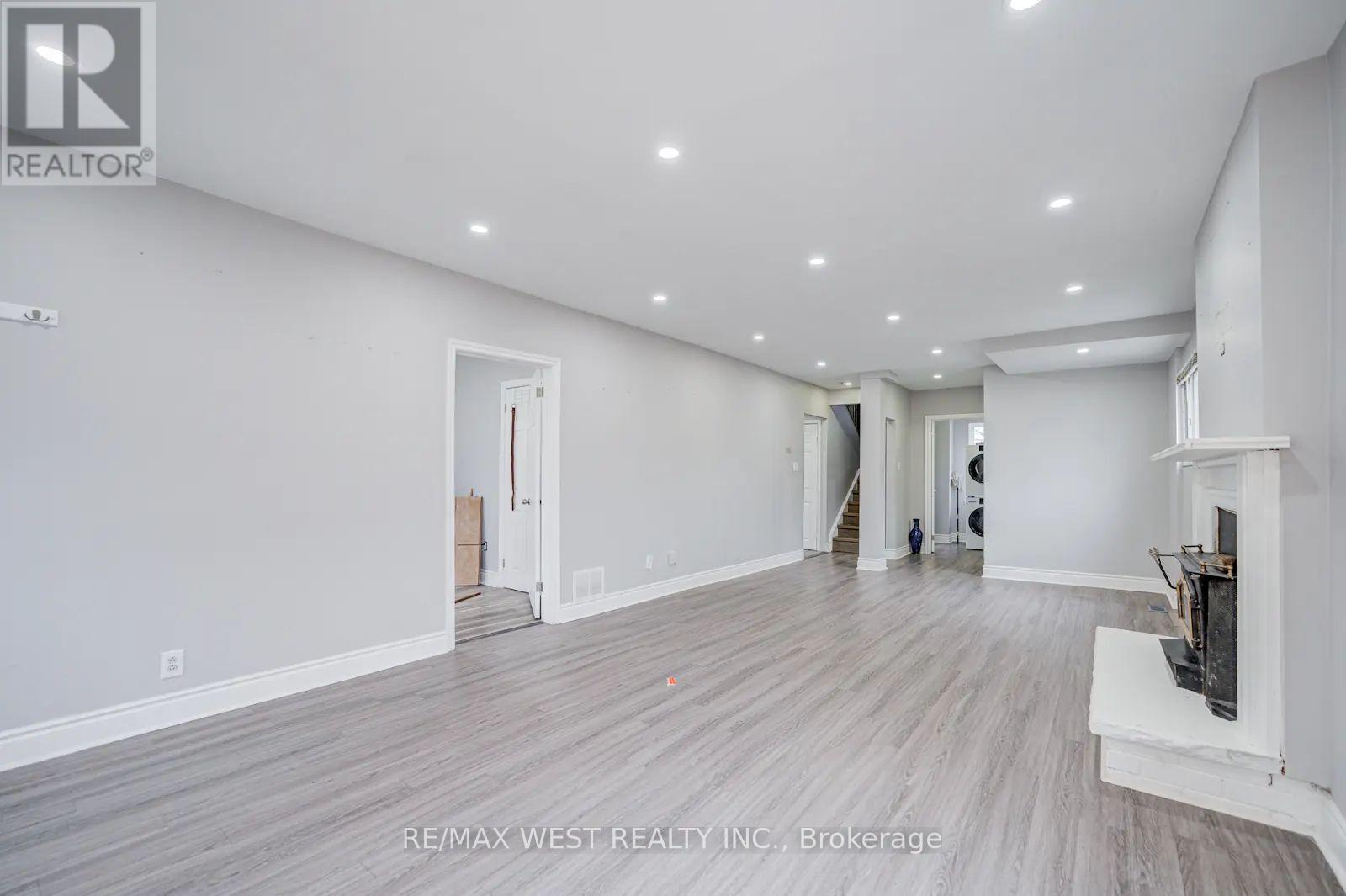 326 Queen Street S, Mississauga, Ontario  L5M 1M2 - Photo 6 - W13155102