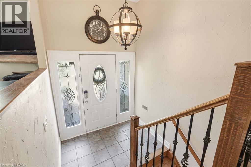 2207 Jester Court, Burlington, Ontario  L7P 3E8 - Photo 6 - 40832074