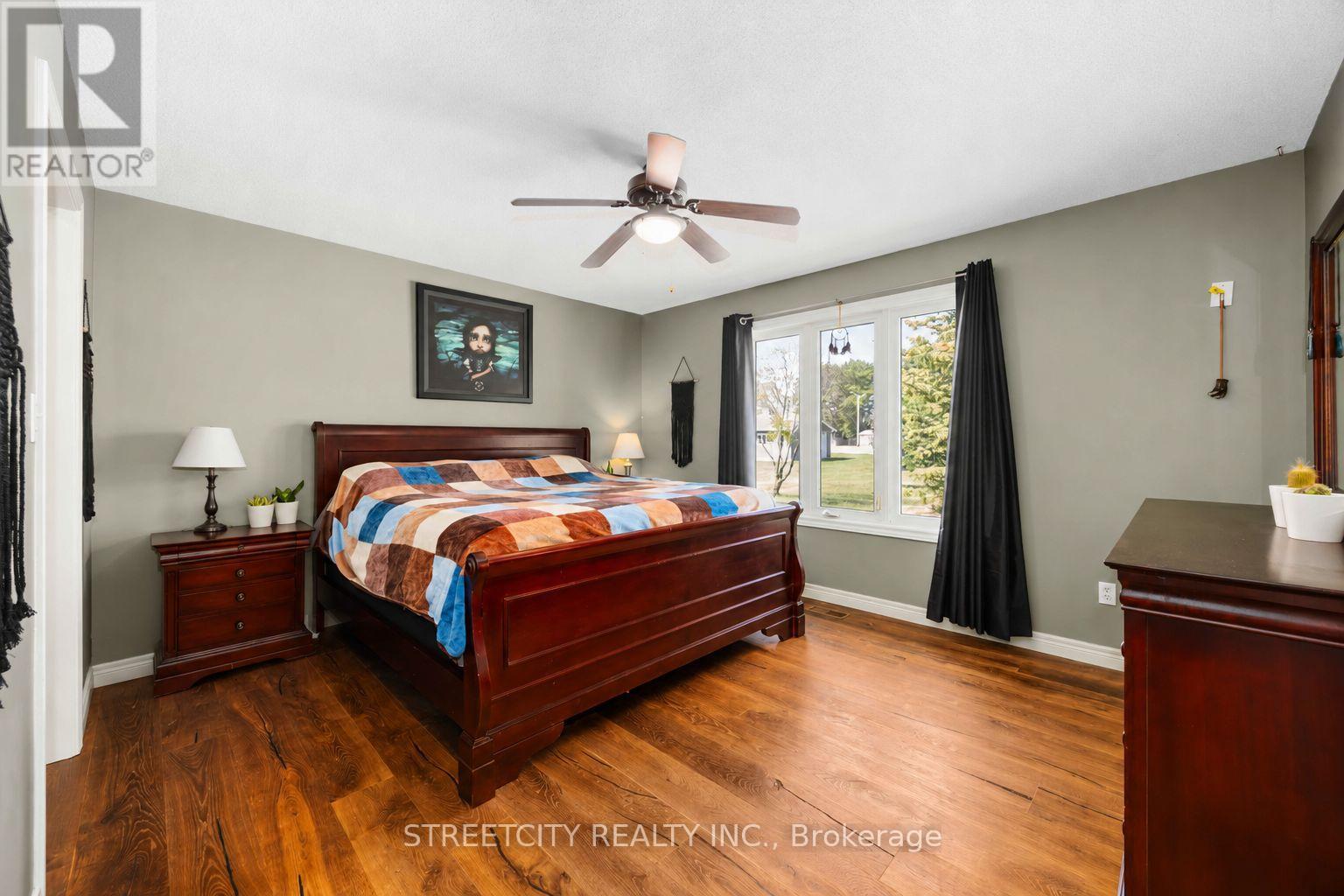727 Norman Street, Plympton-Wyoming, Ontario  N0N 1T0 - Photo 15 - X13155174