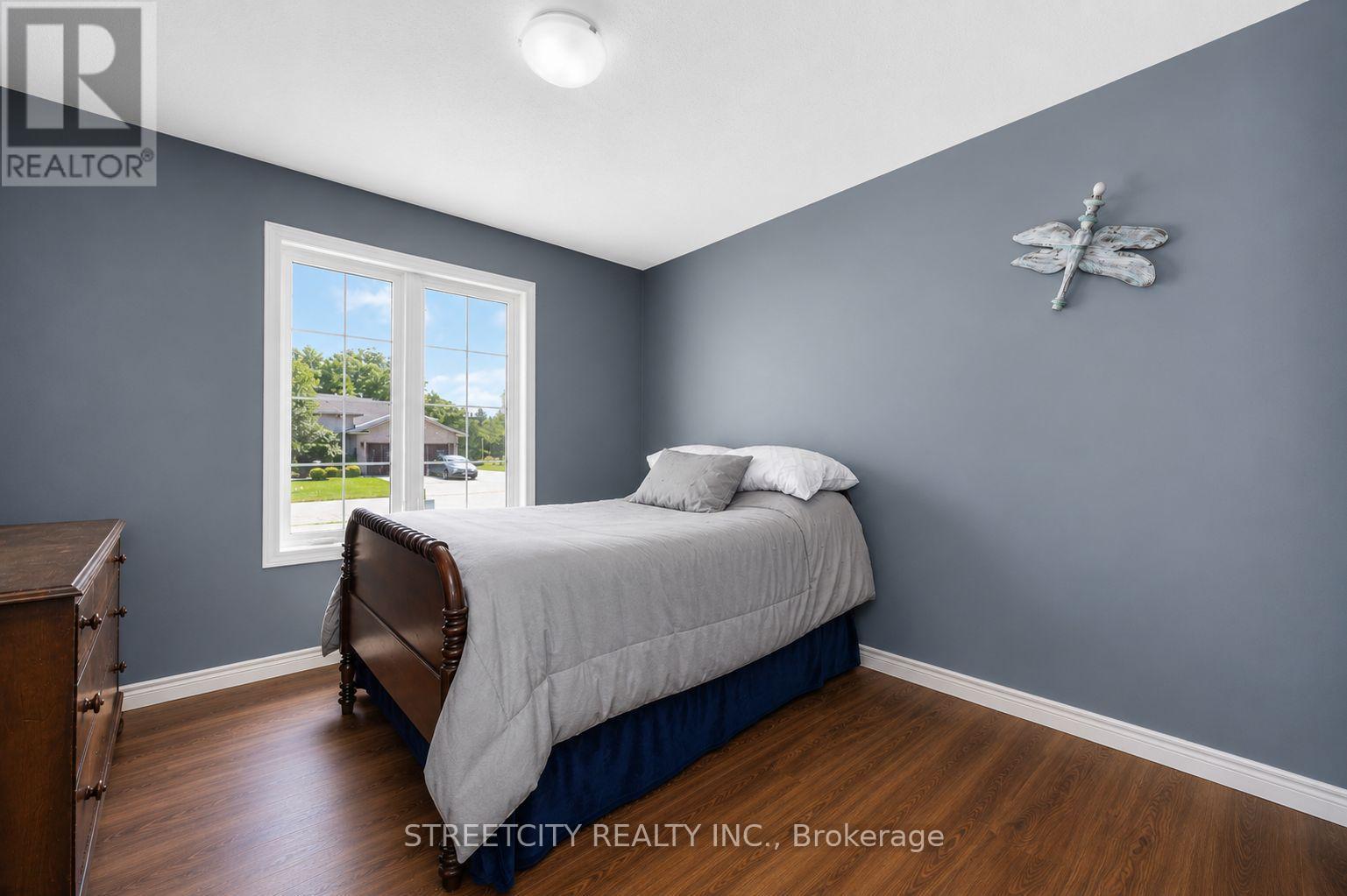 727 Norman Street, Plympton-Wyoming, Ontario  N0N 1T0 - Photo 17 - X13155174