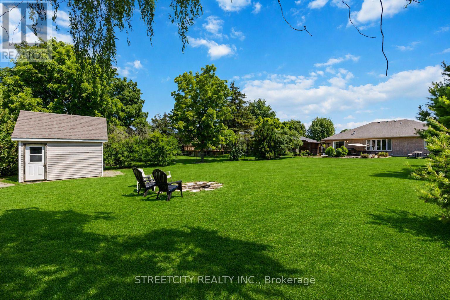 727 Norman Street, Plympton-Wyoming, Ontario  N0N 1T0 - Photo 3 - X13155174