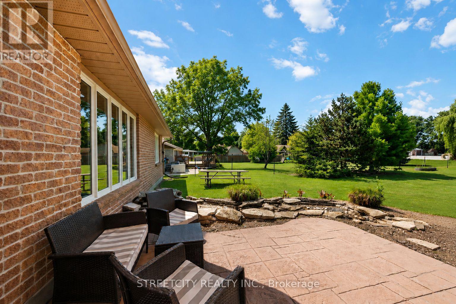 727 Norman Street, Plympton-Wyoming, Ontario  N0N 1T0 - Photo 4 - X13155174