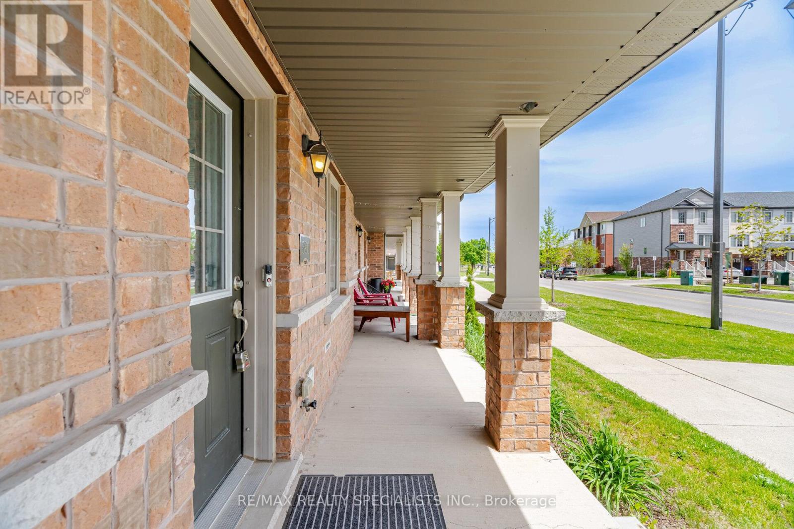 390 Linden Drive, Cambridge, Ontario N3H 0C6 - Photo 4 - X13154946