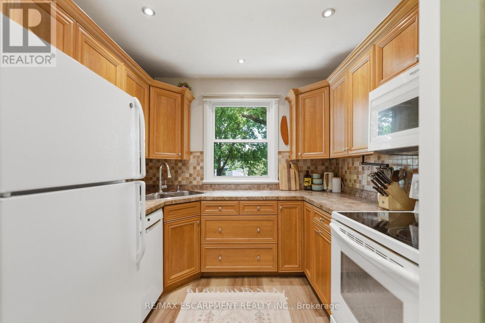 23 Marion Crescent, Hamilton, Ontario  L9H 1H9 - Photo 10 - X13155106