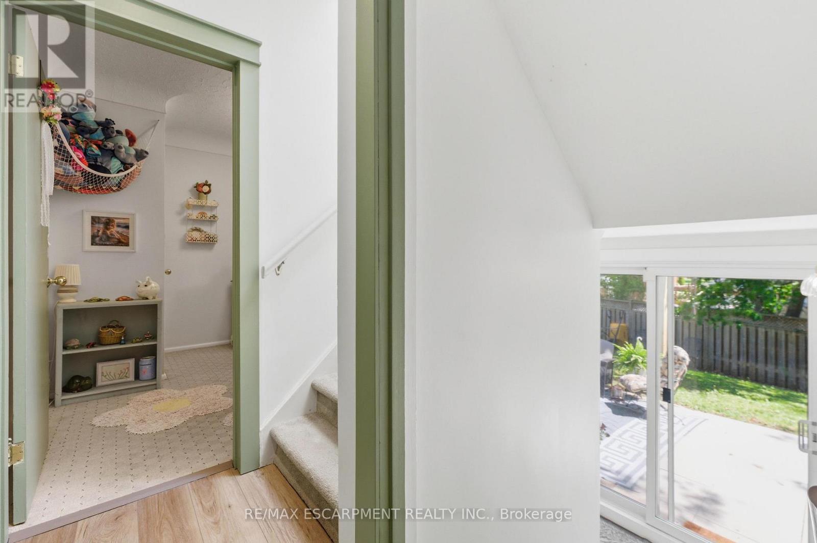 23 Marion Crescent, Hamilton, Ontario  L9H 1H9 - Photo 14 - X13155106