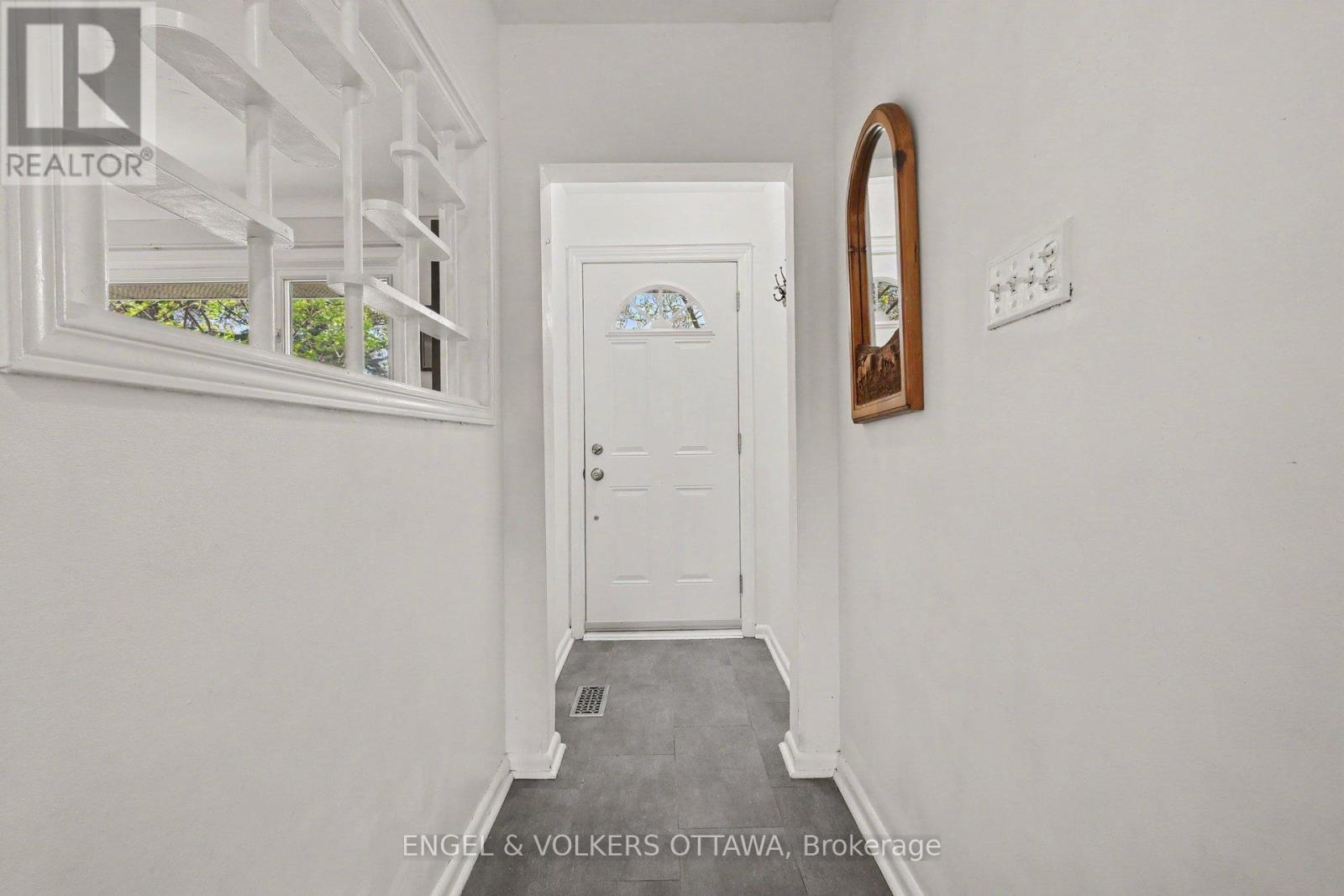 1113 Field Street, Ottawa, Ontario  K2C 2P6 - Photo 4 - X13155138
